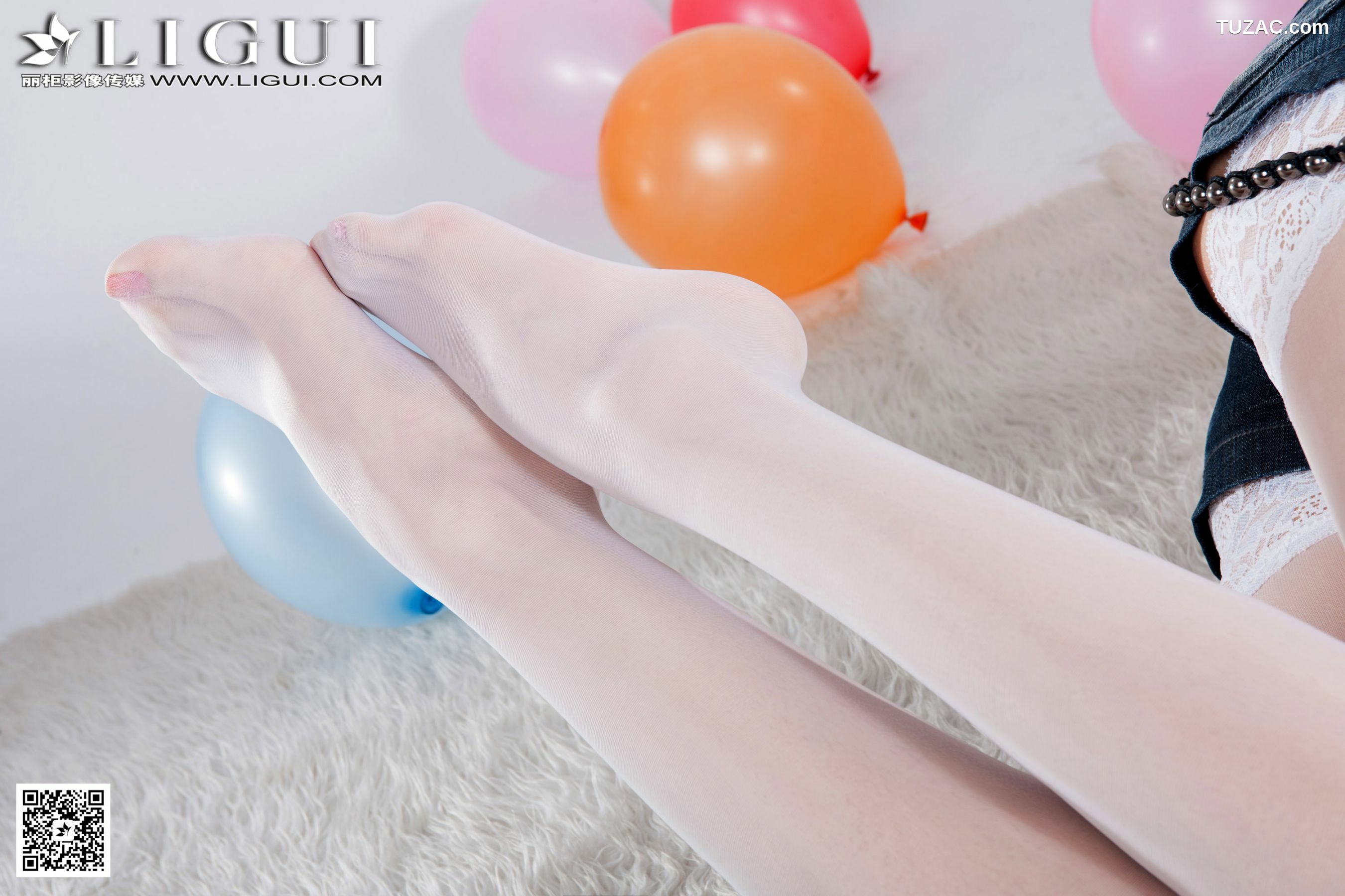 丽柜_Model 乐乐《可爱吊带牛仔+白丝高跟》上中下全集 美腿玉足写真图片[83P]