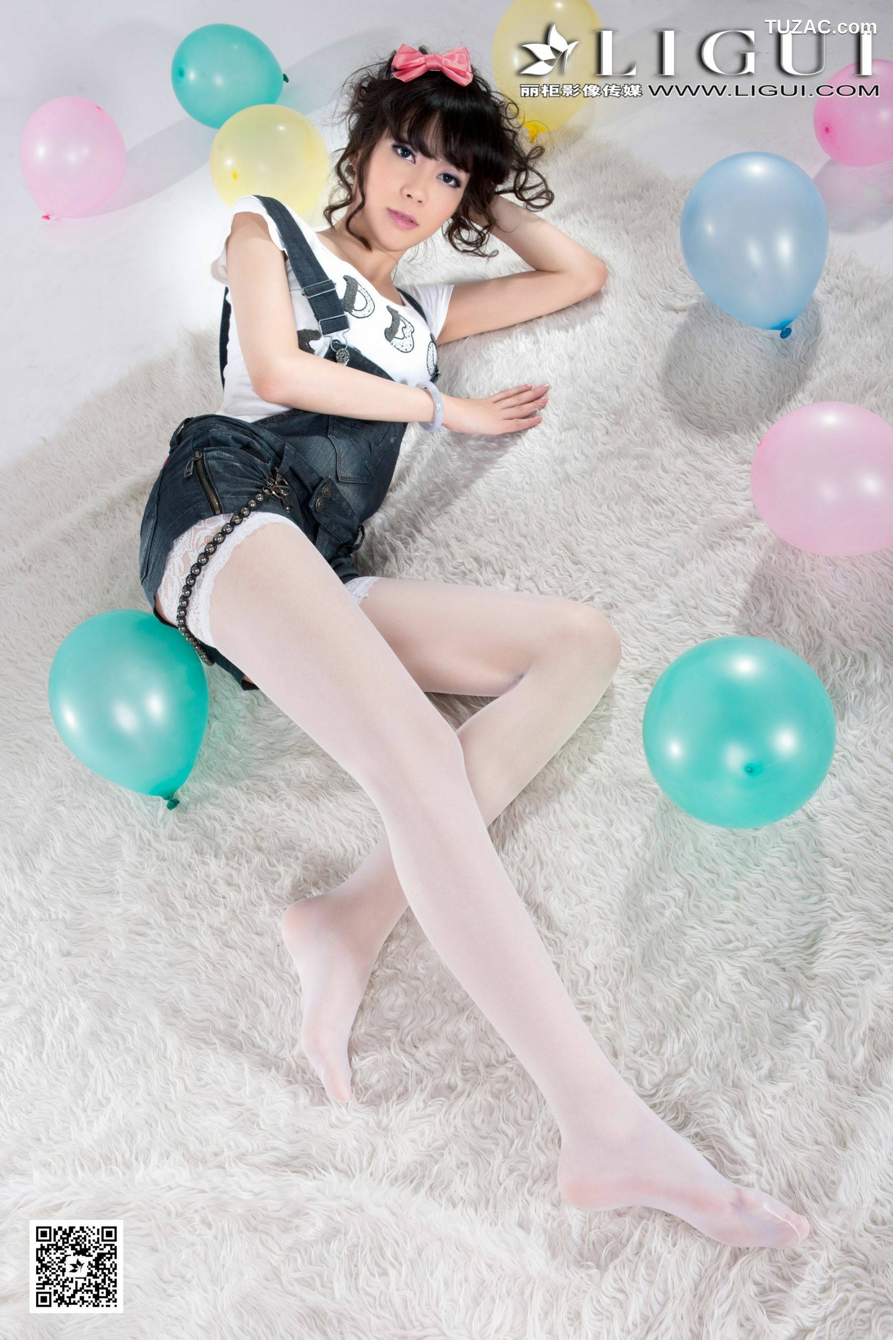 丽柜_Model 乐乐《可爱吊带牛仔+白丝高跟》上中下全集 美腿玉足写真图片[83P]