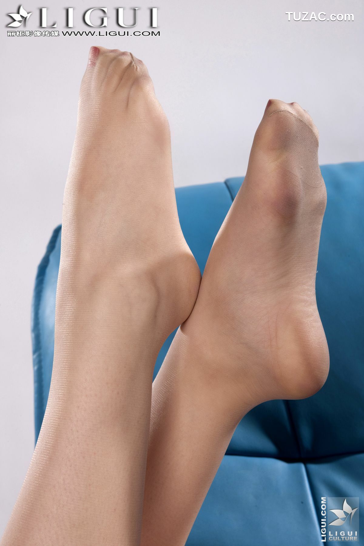 丽柜_Model 乔萌《职业装肉丝高跟美足》 美腿玉足写真图片[76P]