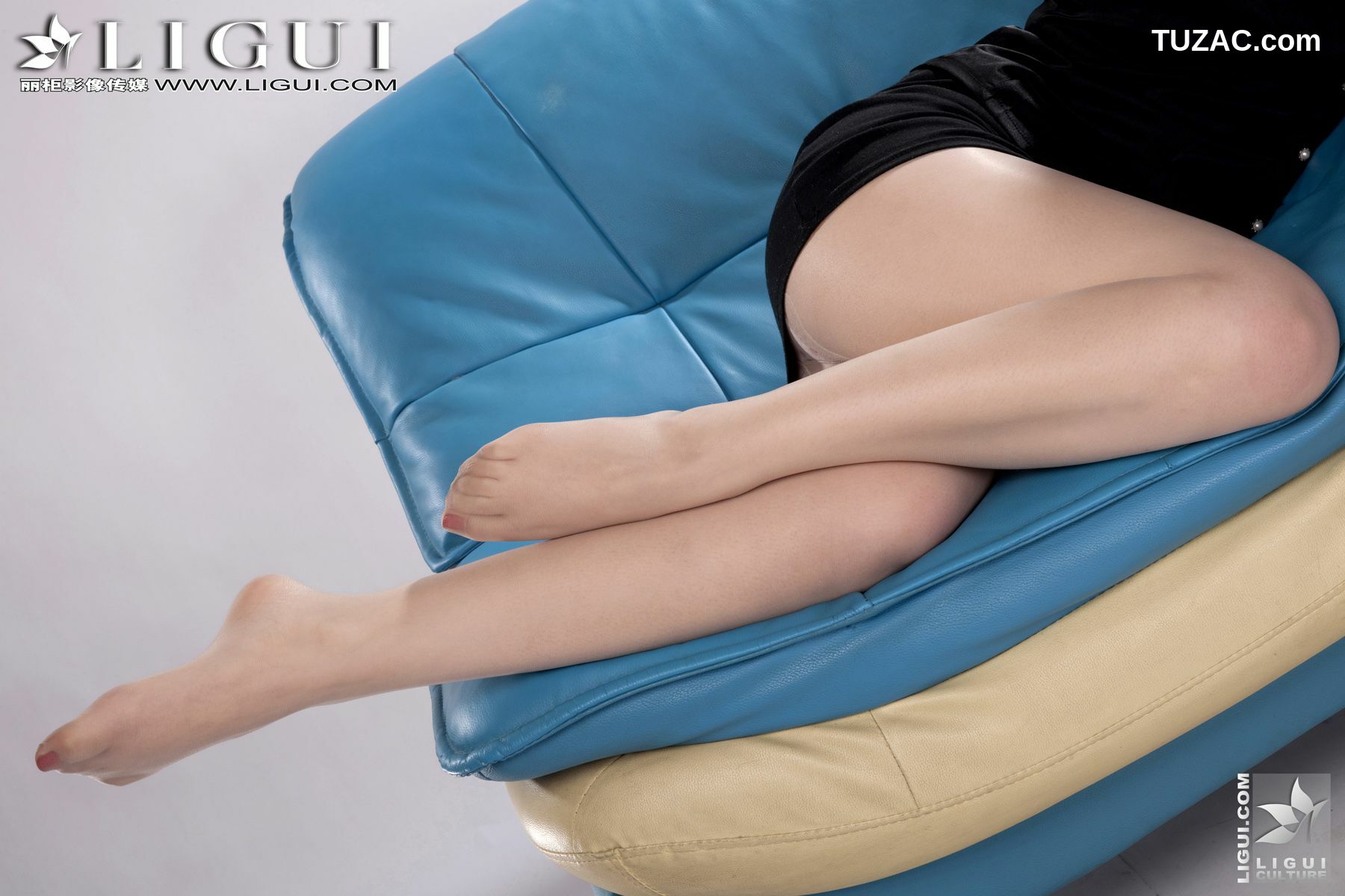 丽柜_Model 乔萌《职业装肉丝高跟美足》 美腿玉足写真图片[76P]