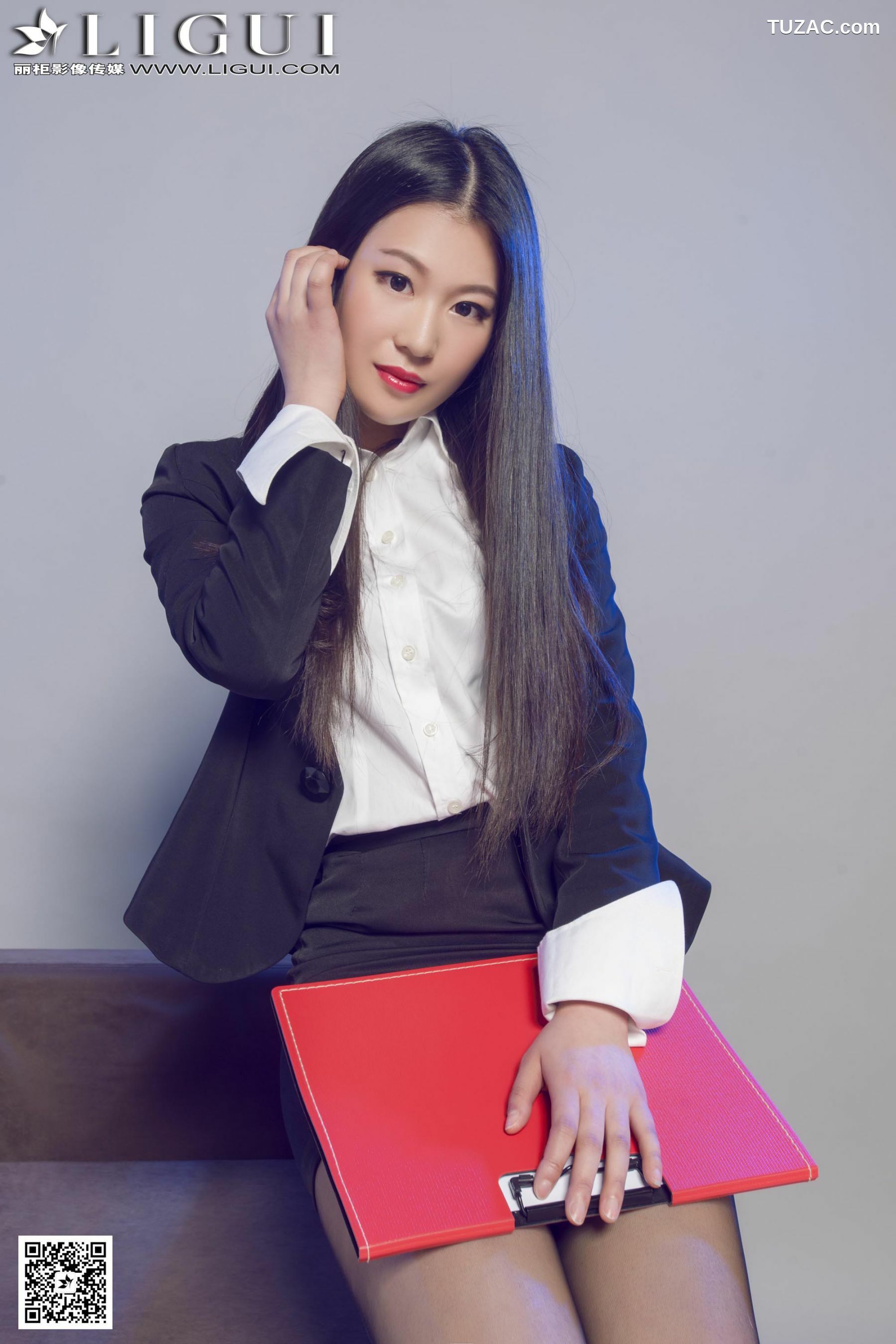 丽柜_Model 佳怡《灰丝高跟秘书》上下全集 美腿玉足写真图片[82P]