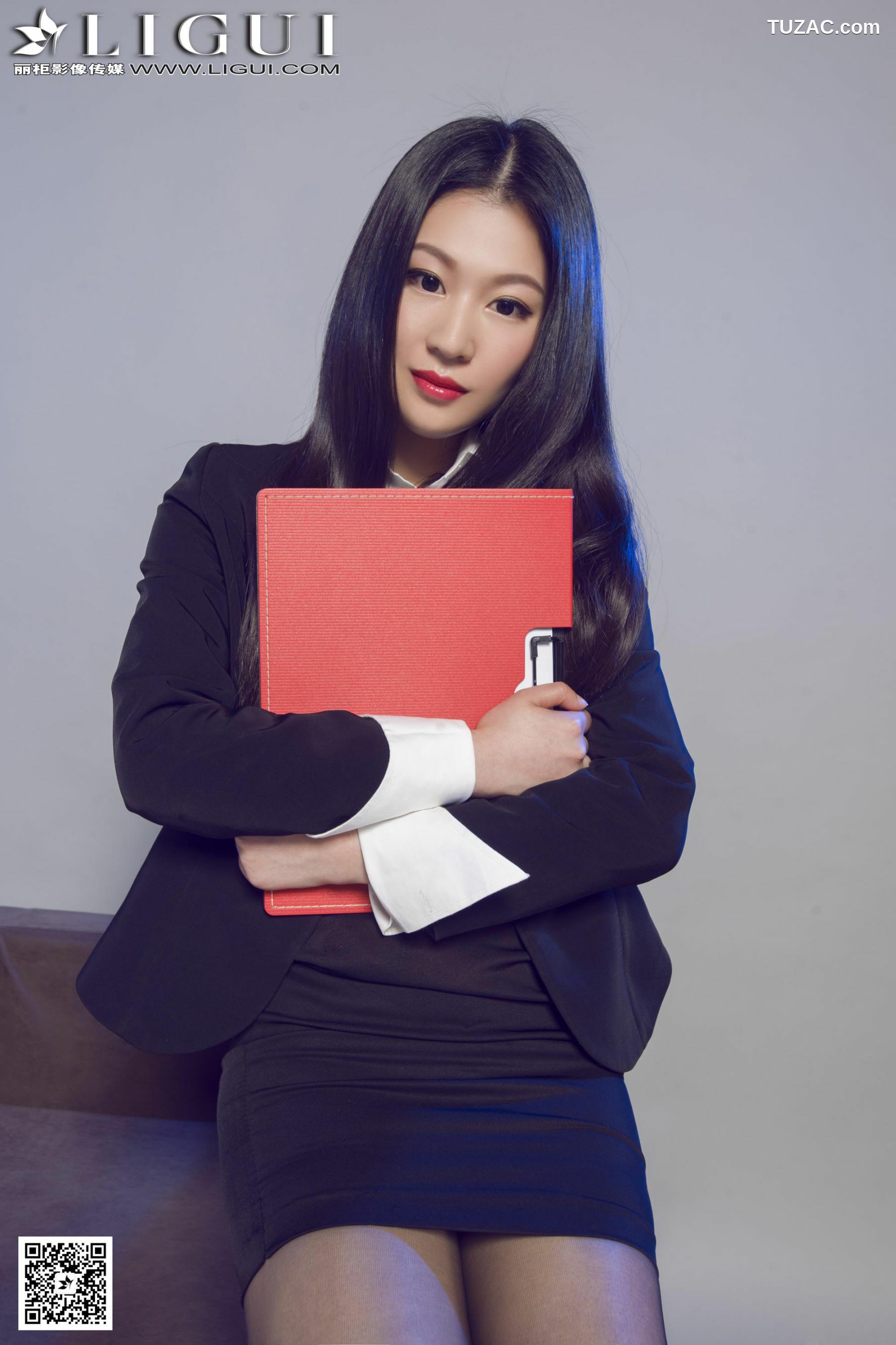 丽柜_Model 佳怡《灰丝高跟秘书》上下全集 美腿玉足写真图片[82P]