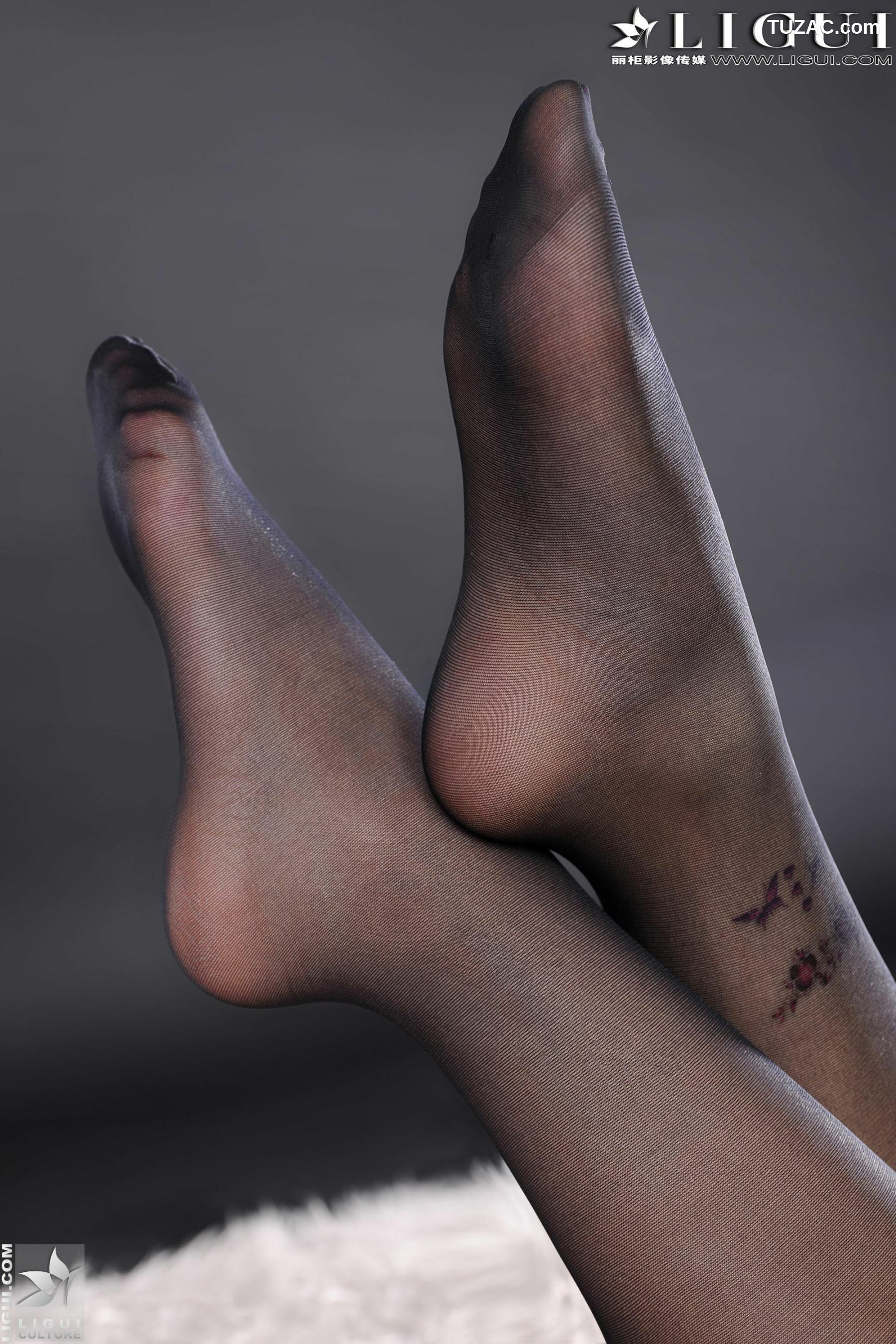 丽柜_Model 侨侨《丁字裤黑丝美足》 美腿玉足写真图片[65P]