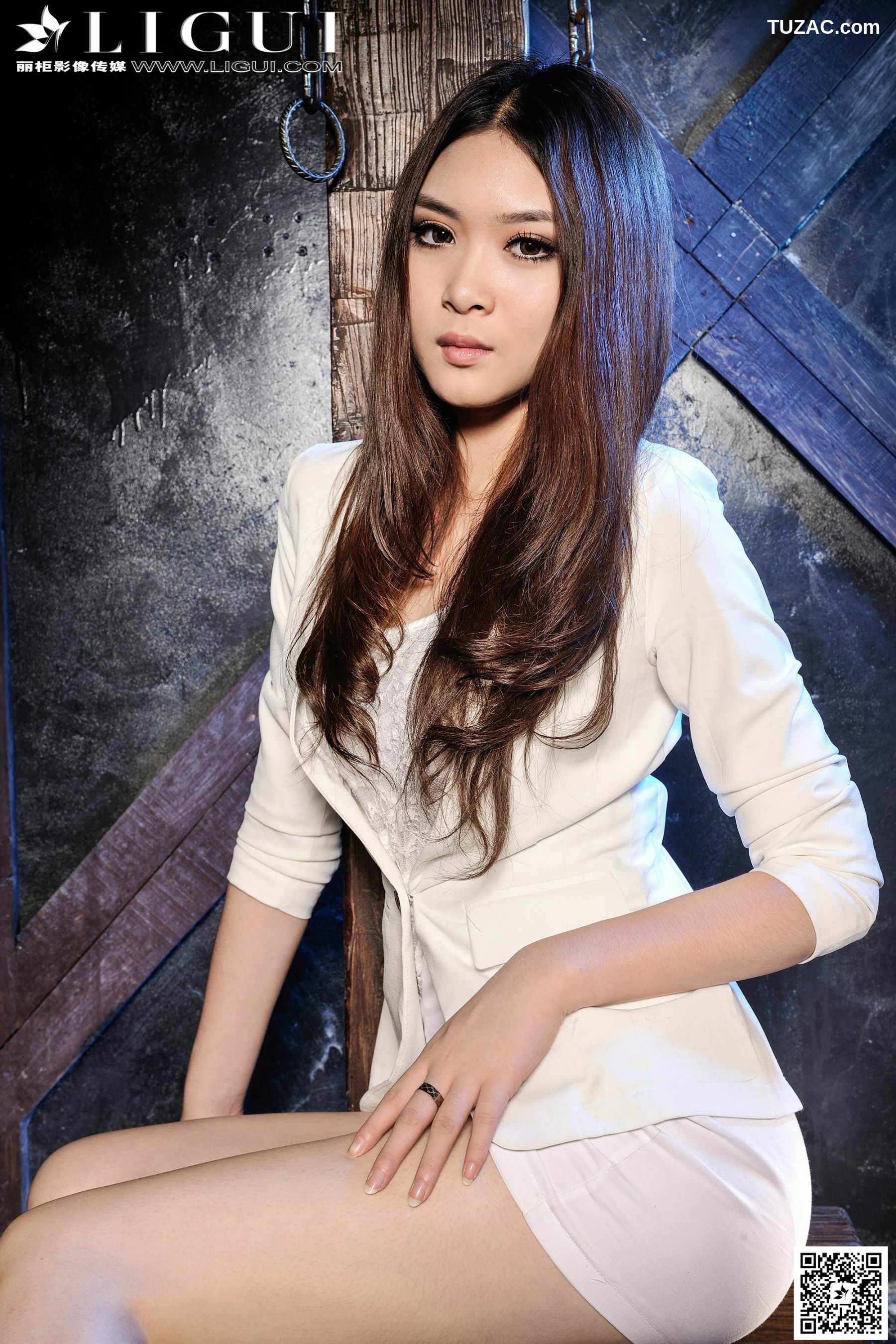 丽柜_Model 允儿《另类职场丽人丝足诱惑》上下全集 美腿玉足写真图片[81P]