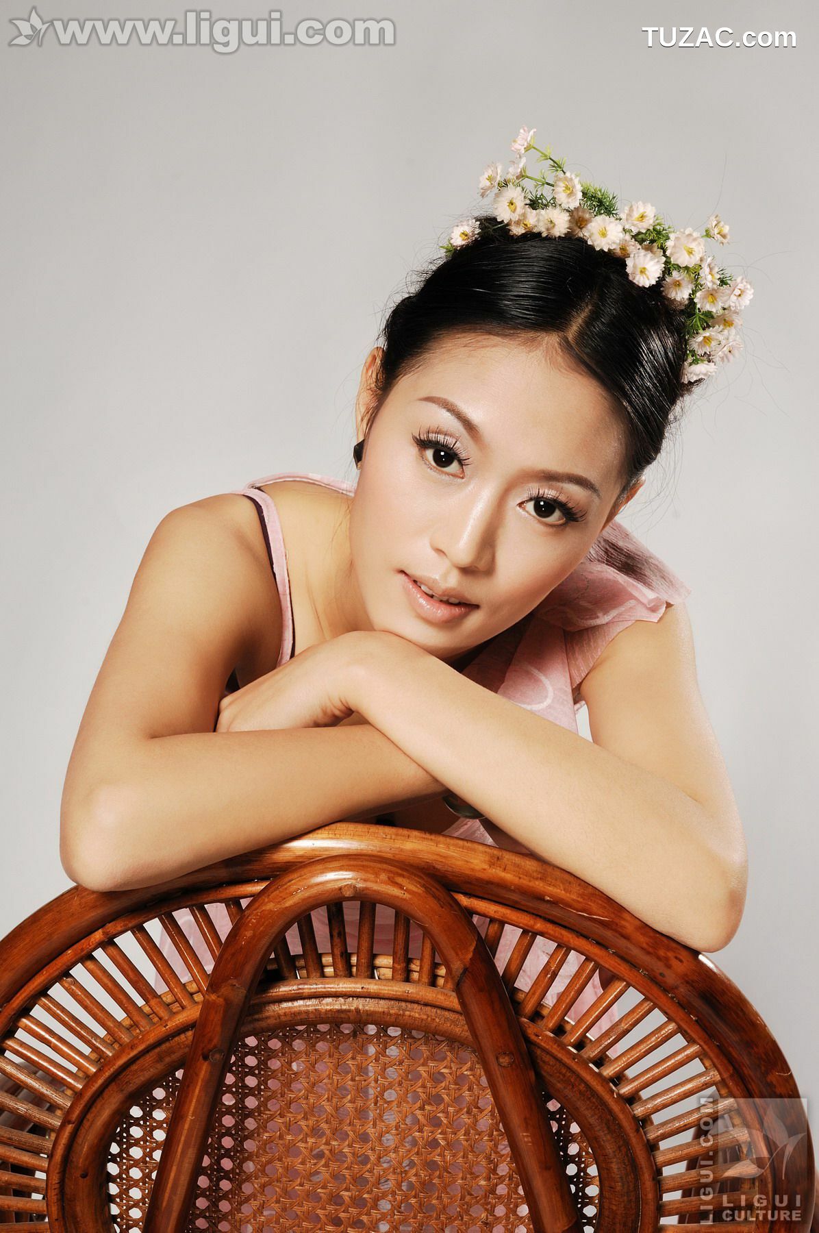 丽柜_Model 凯咪《金粉世家贵足高跟》 丝袜玉足写真图片[39P]