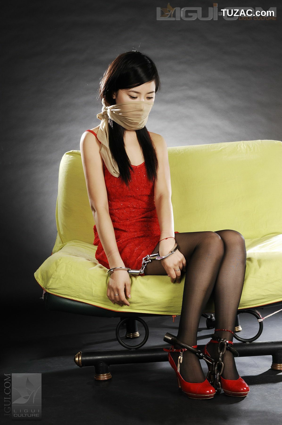 丽柜_Model 卡鲁鲁《俏皮可爱小美女伊贺流袜堵式束缚》 丝足写真图片[46P]