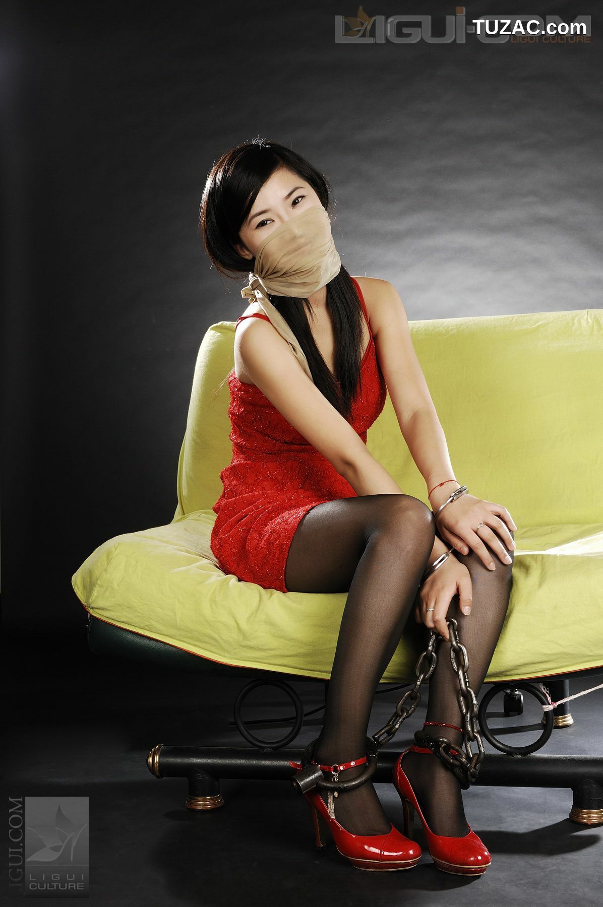 丽柜_Model 卡鲁鲁《俏皮可爱小美女伊贺流袜堵式束缚》 丝足写真图片[46P]