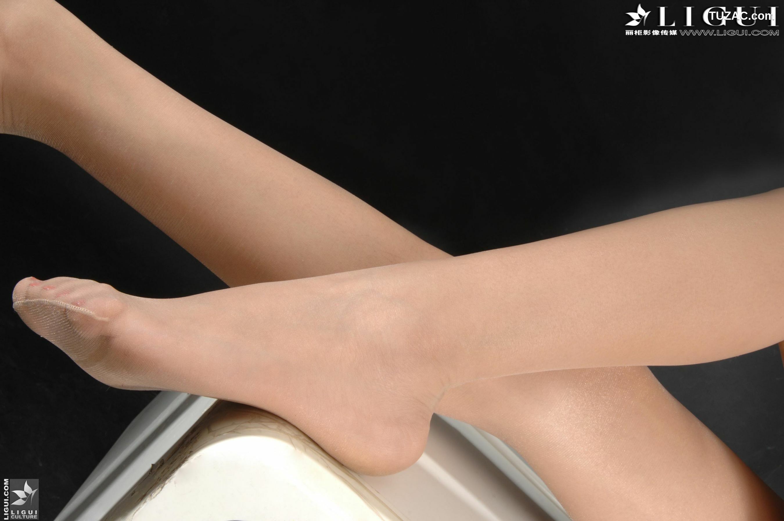 丽柜_Model 可馨《粉色丽人丝足》上下合集 美腿玉足写真图片[100P]