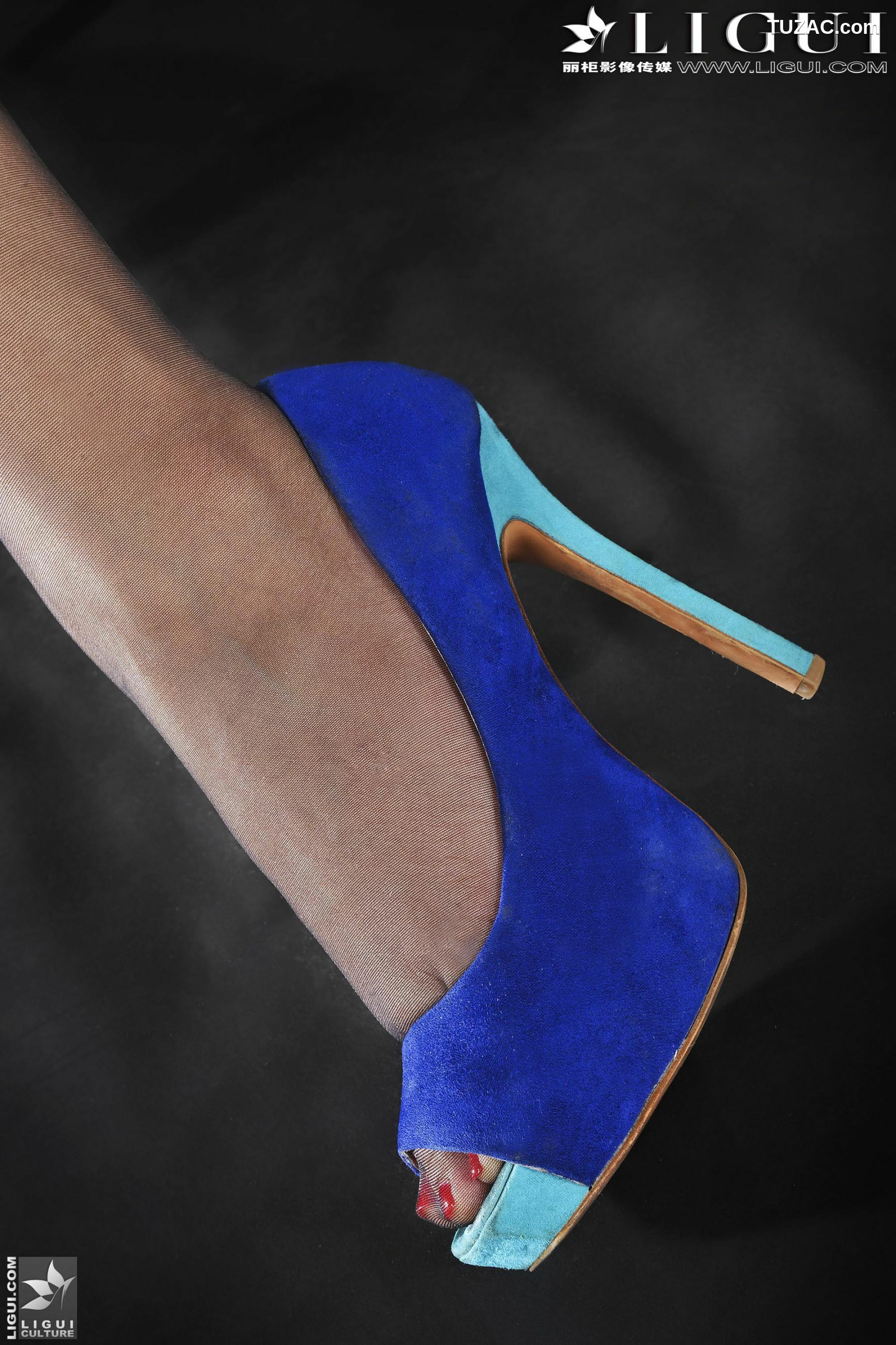 丽柜_Model 司琪《蓝高跟黑丝美足》上下全集 美腿丝足写真图片[68P]