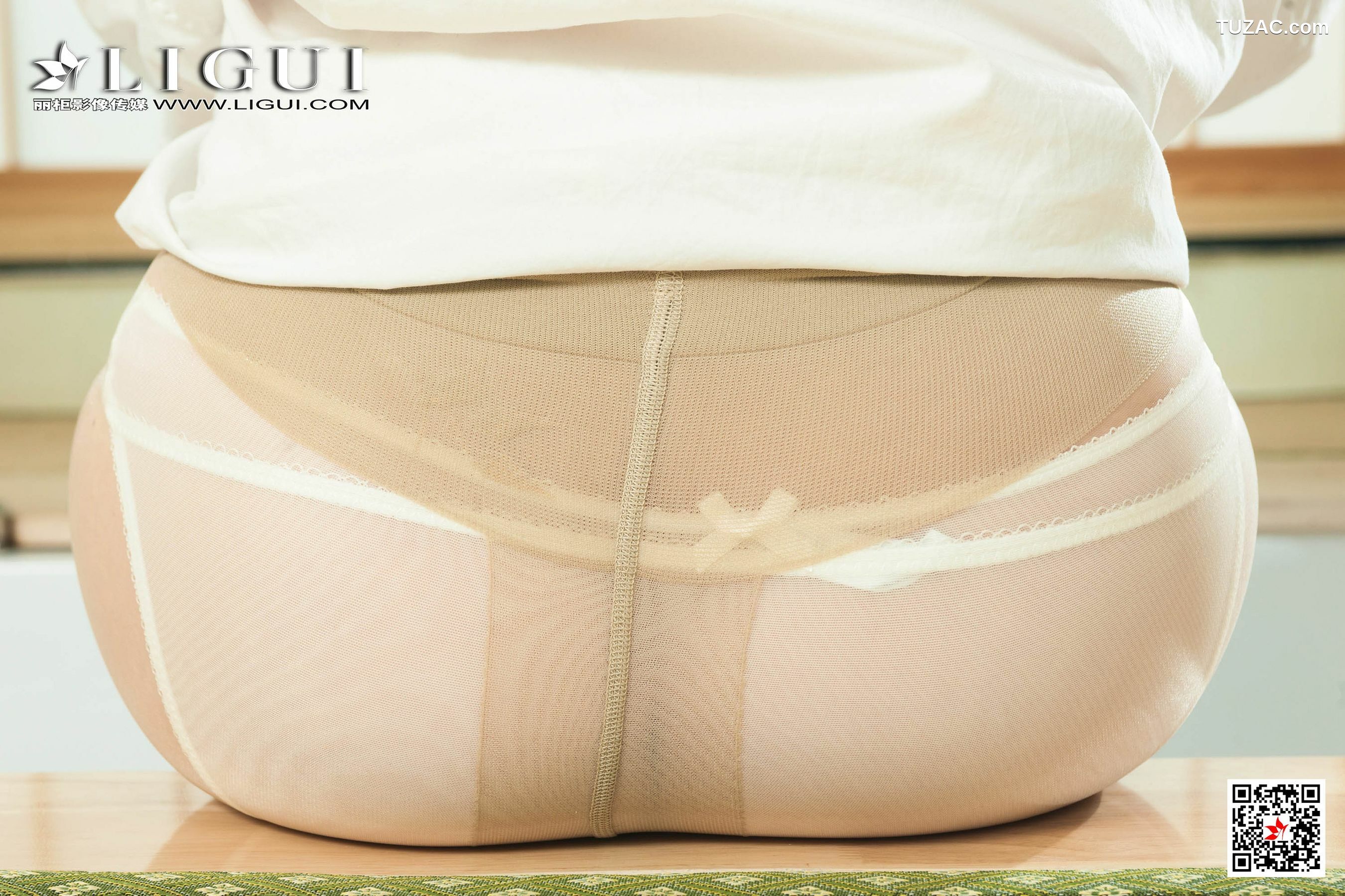 丽柜_Model 婷婷《白衬衫湿身+牛奶丝足》 写真集[71P]