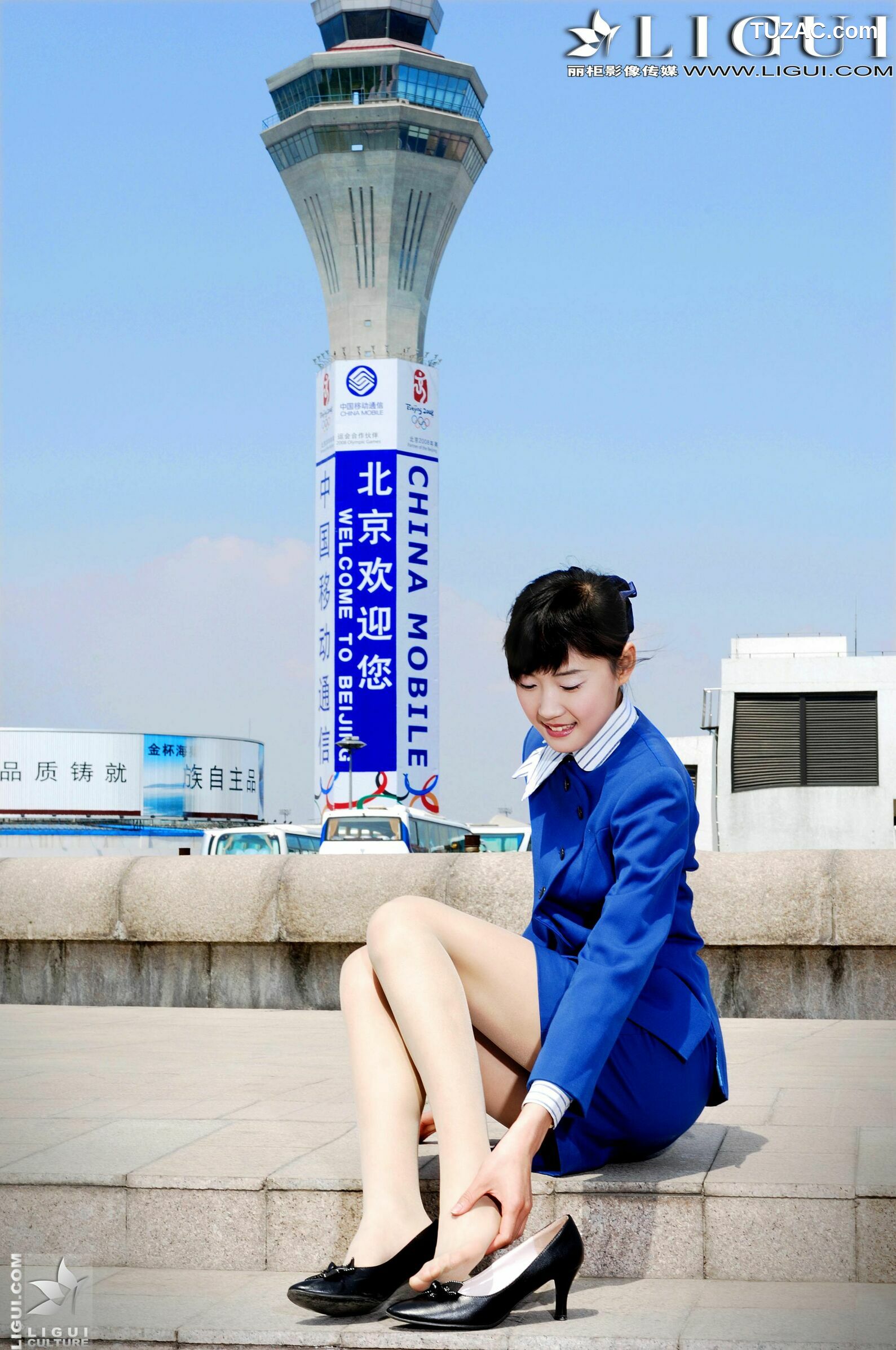 丽柜_Model 婷婷《空姐系列》 美腿丝足写真图片[43P]