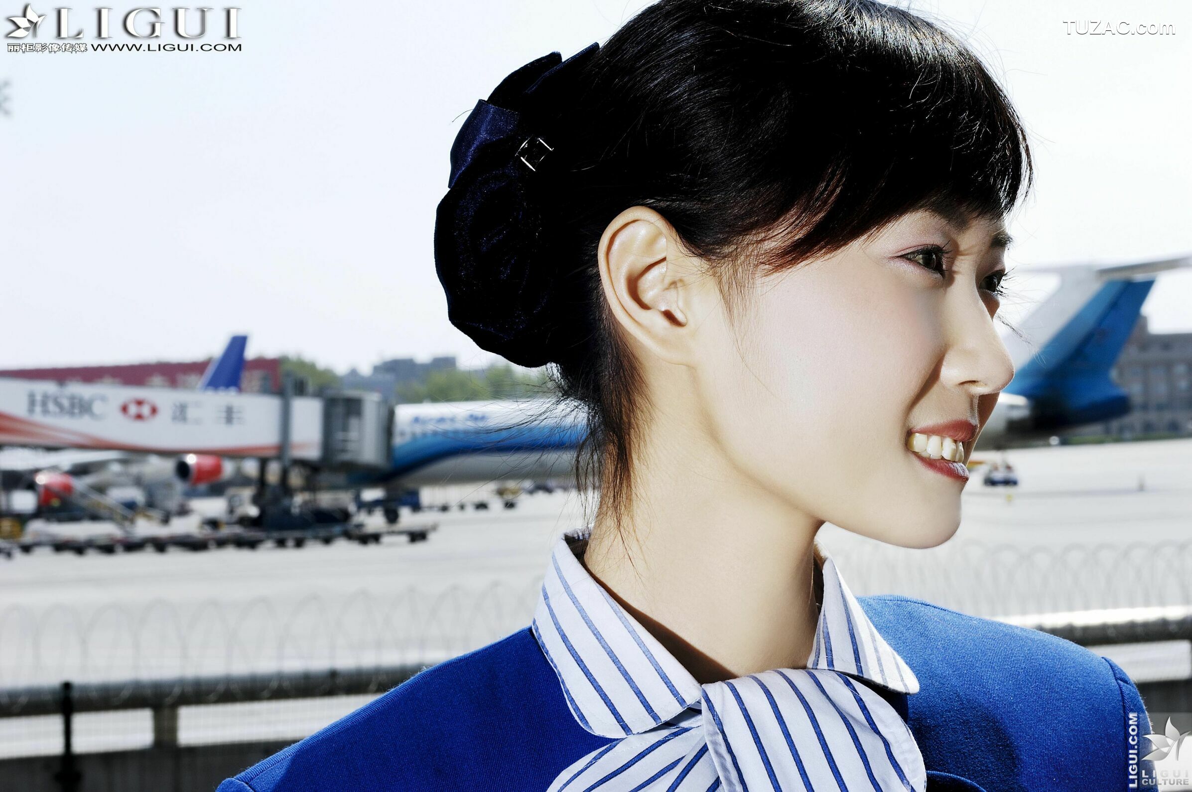 丽柜_Model 婷婷《空姐系列》 美腿丝足写真图片[43P]