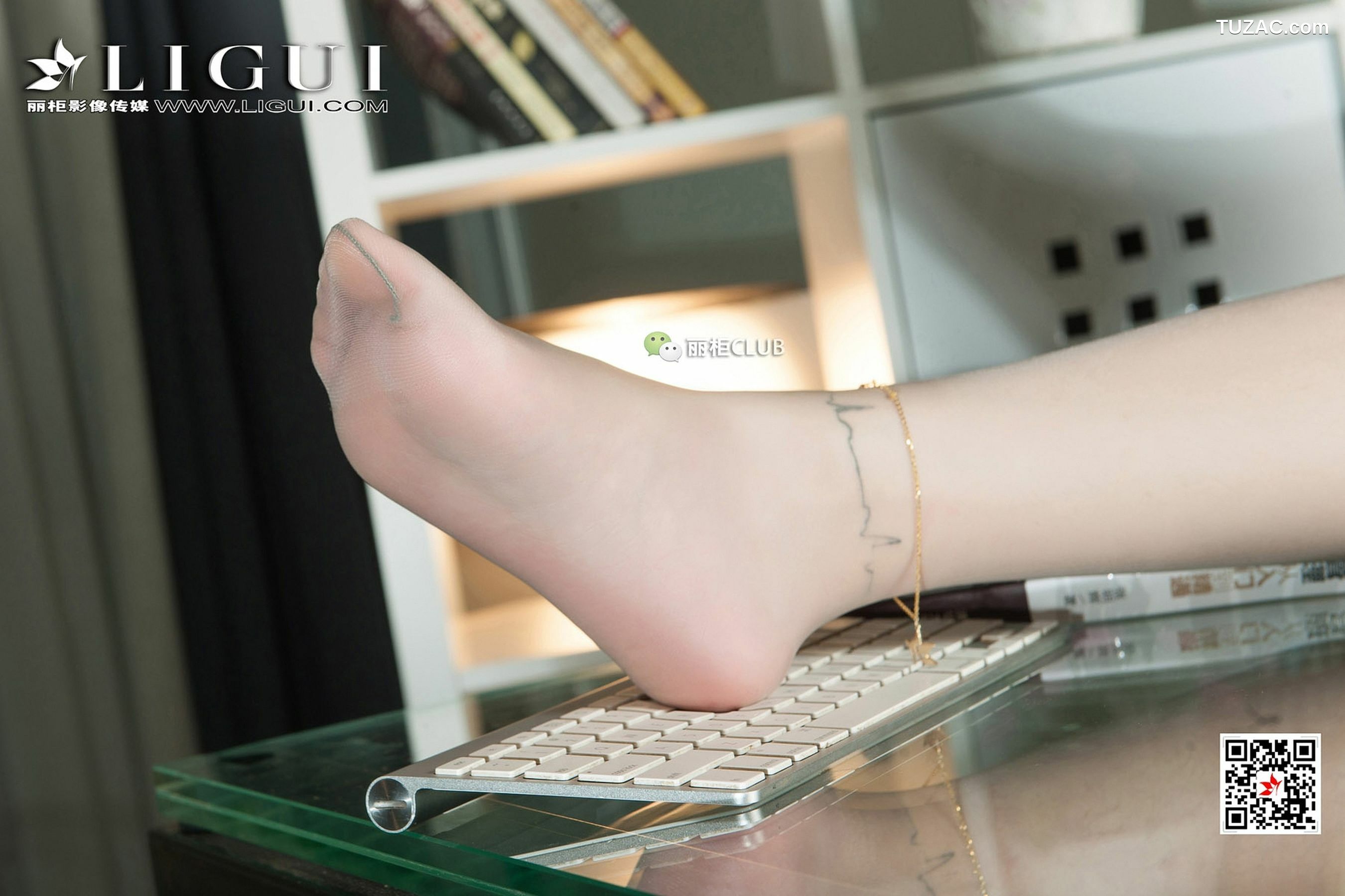 丽柜_Model 媛宝《办公室丝足》 写真集[50P]