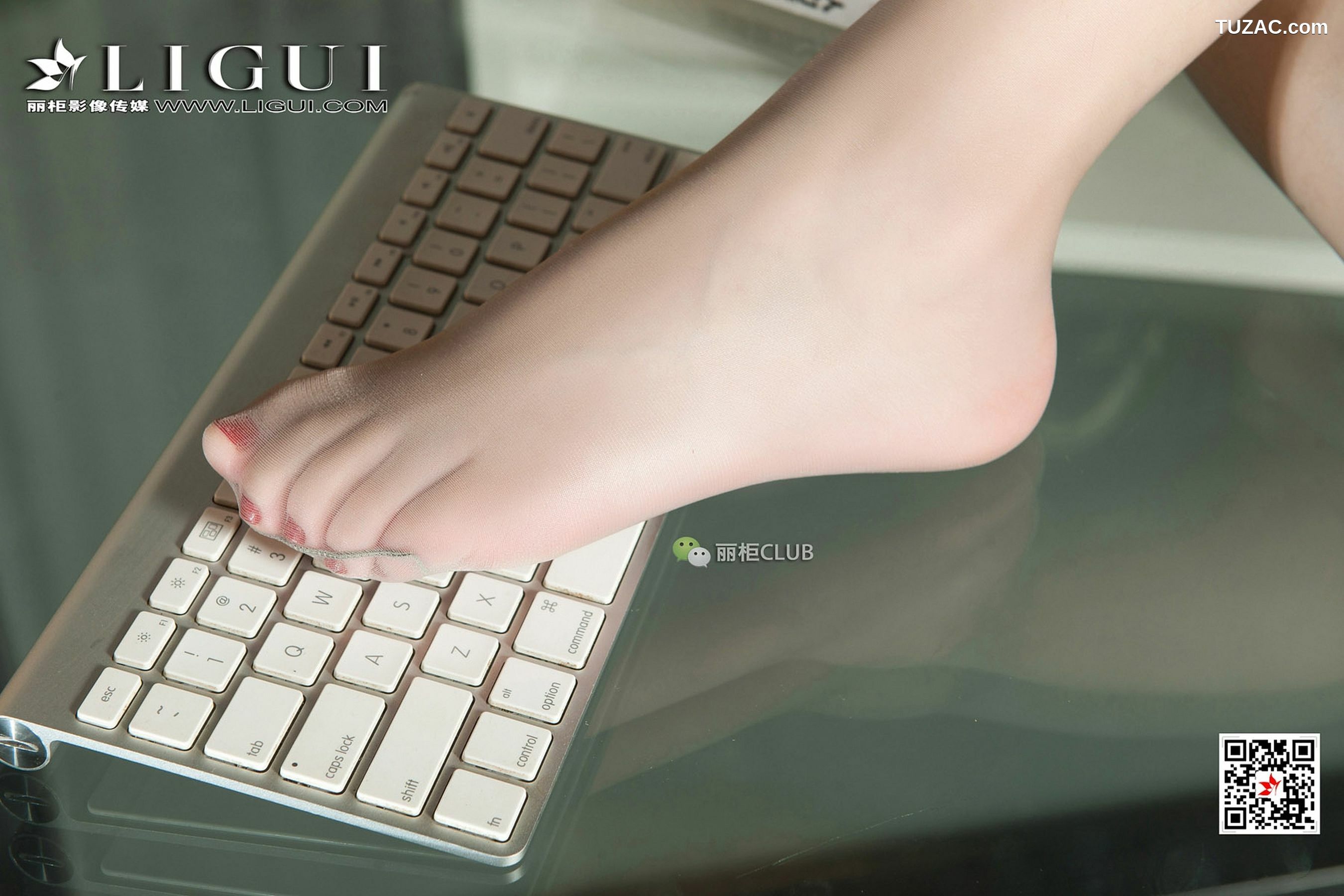 丽柜_Model 媛宝《办公室丝足》 写真集[50P]