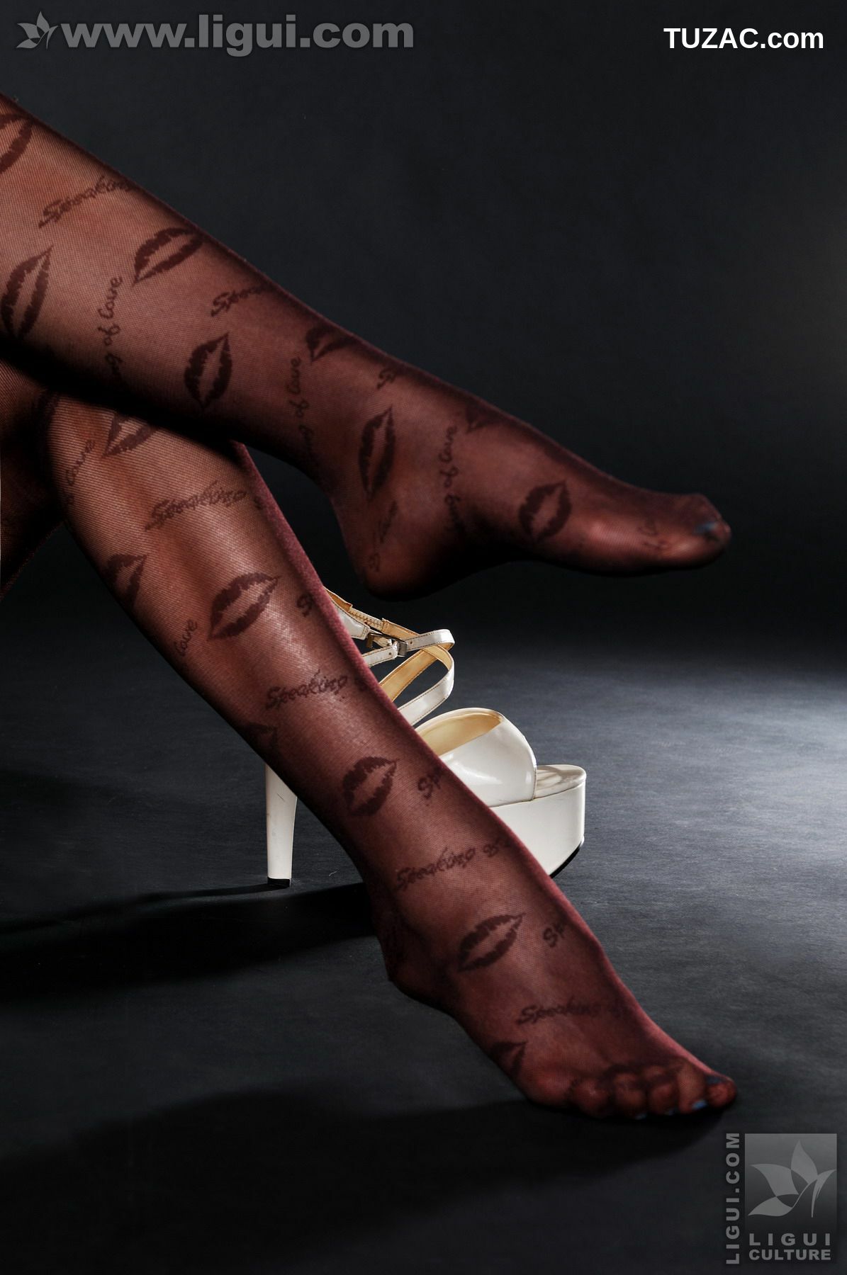 丽柜_Model 孙跃《性感迷人的丝袜》 美腿玉足写真图片[55P]