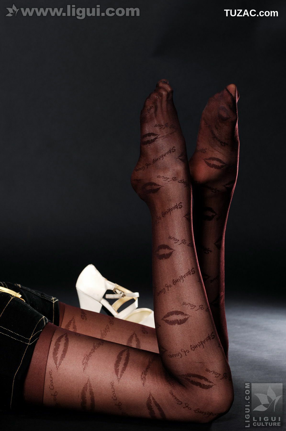 丽柜_Model 孙跃《性感迷人的丝袜》 美腿玉足写真图片[55P]