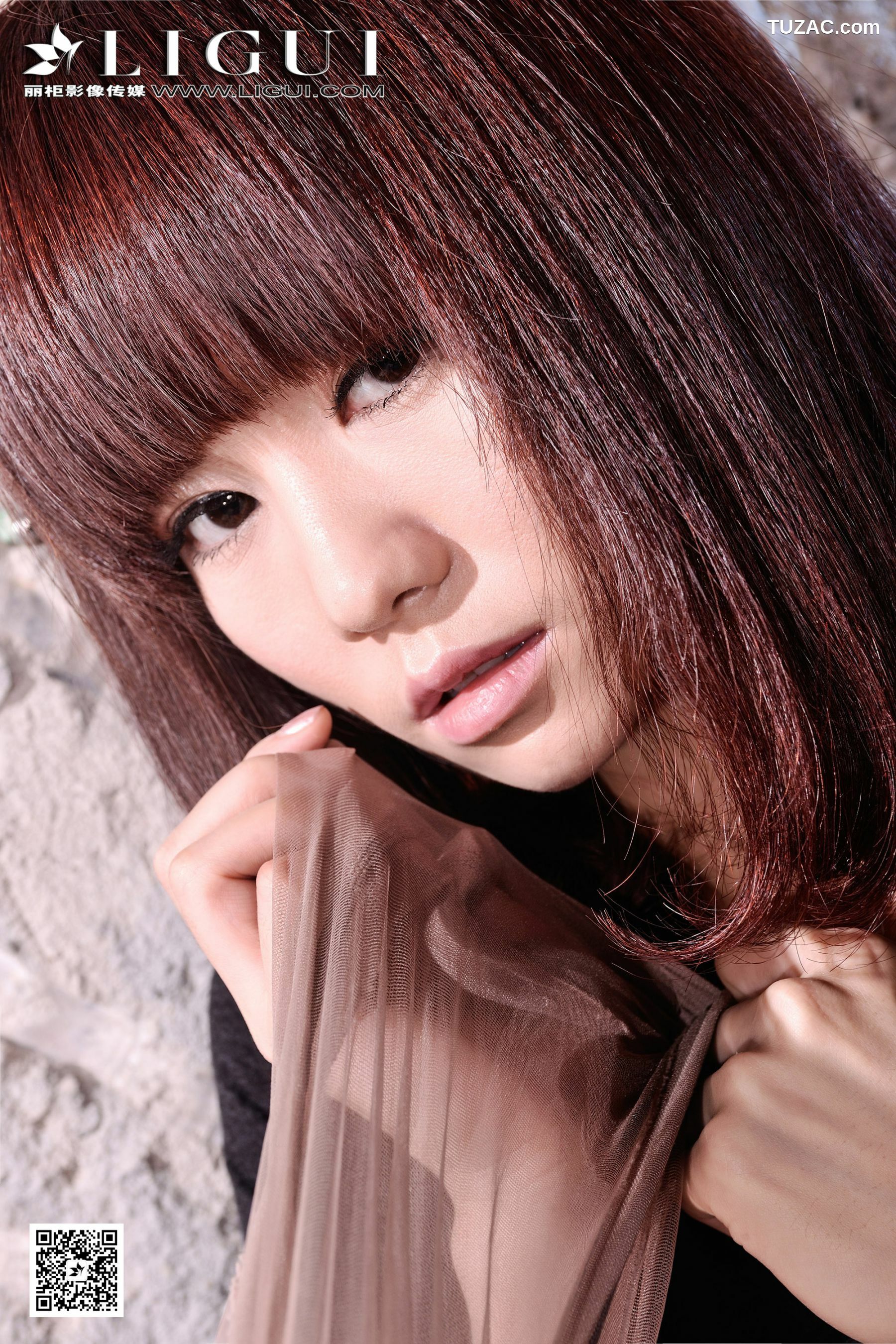 丽柜_Model 安娜《工地上的丝足高跟》上下全集 美腿玉足写真图片[44P]