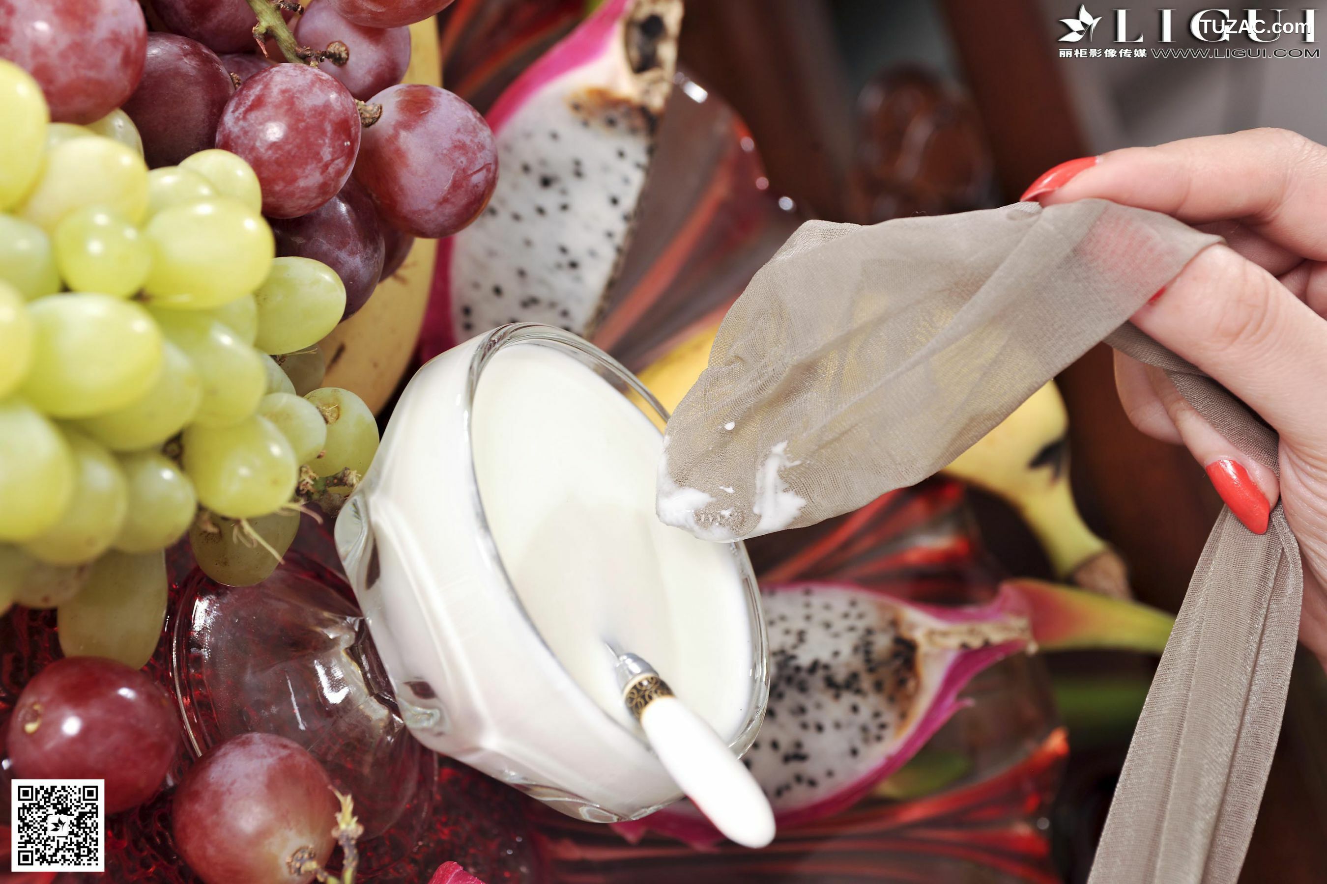 丽柜_Model 小唐《中秋节丝足诱惑》上下全集 美腿玉足写真图片[73P]