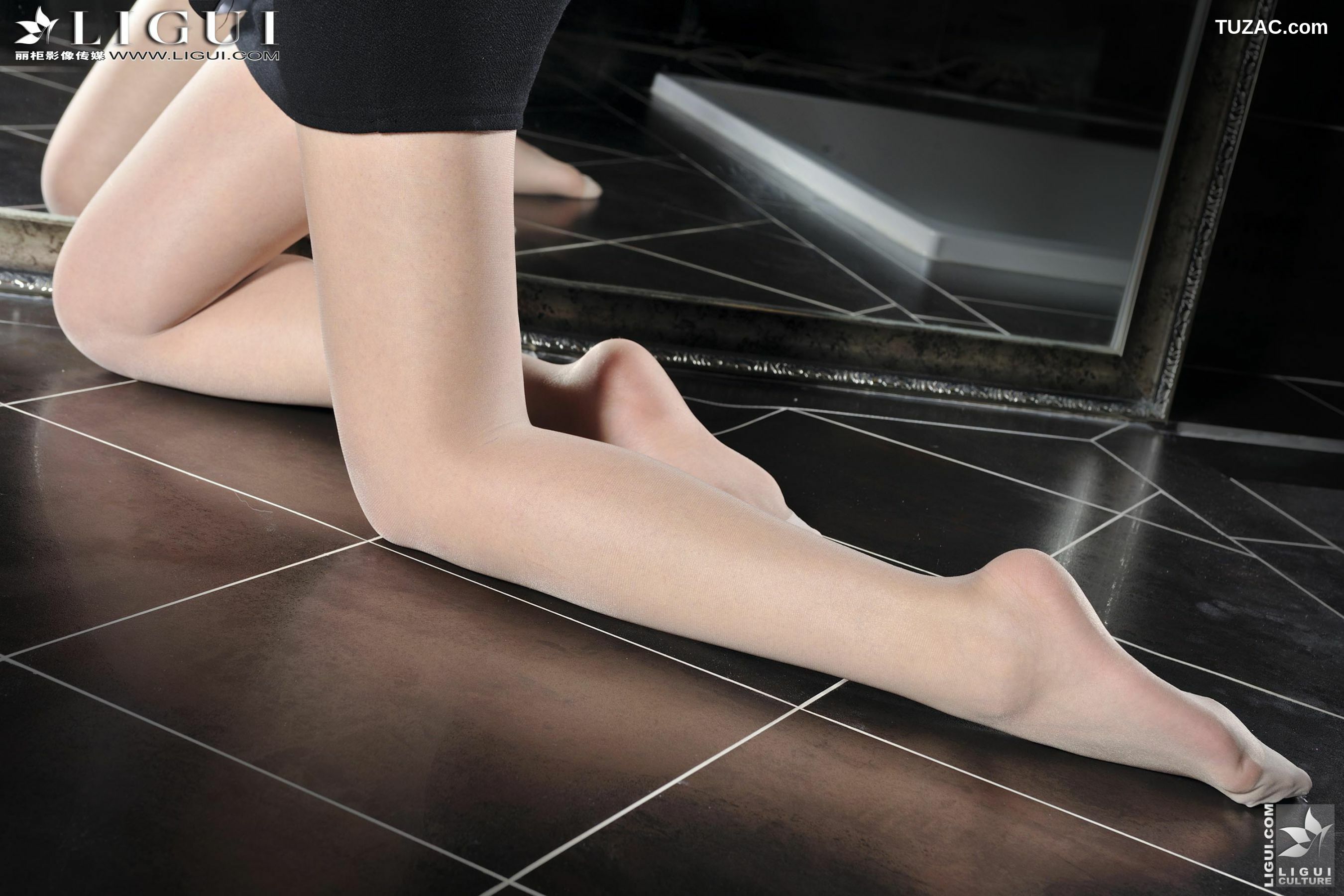 丽柜_Model 小杨幂《OL高跟丝足》上下全集 美腿玉足写真图片[55P]