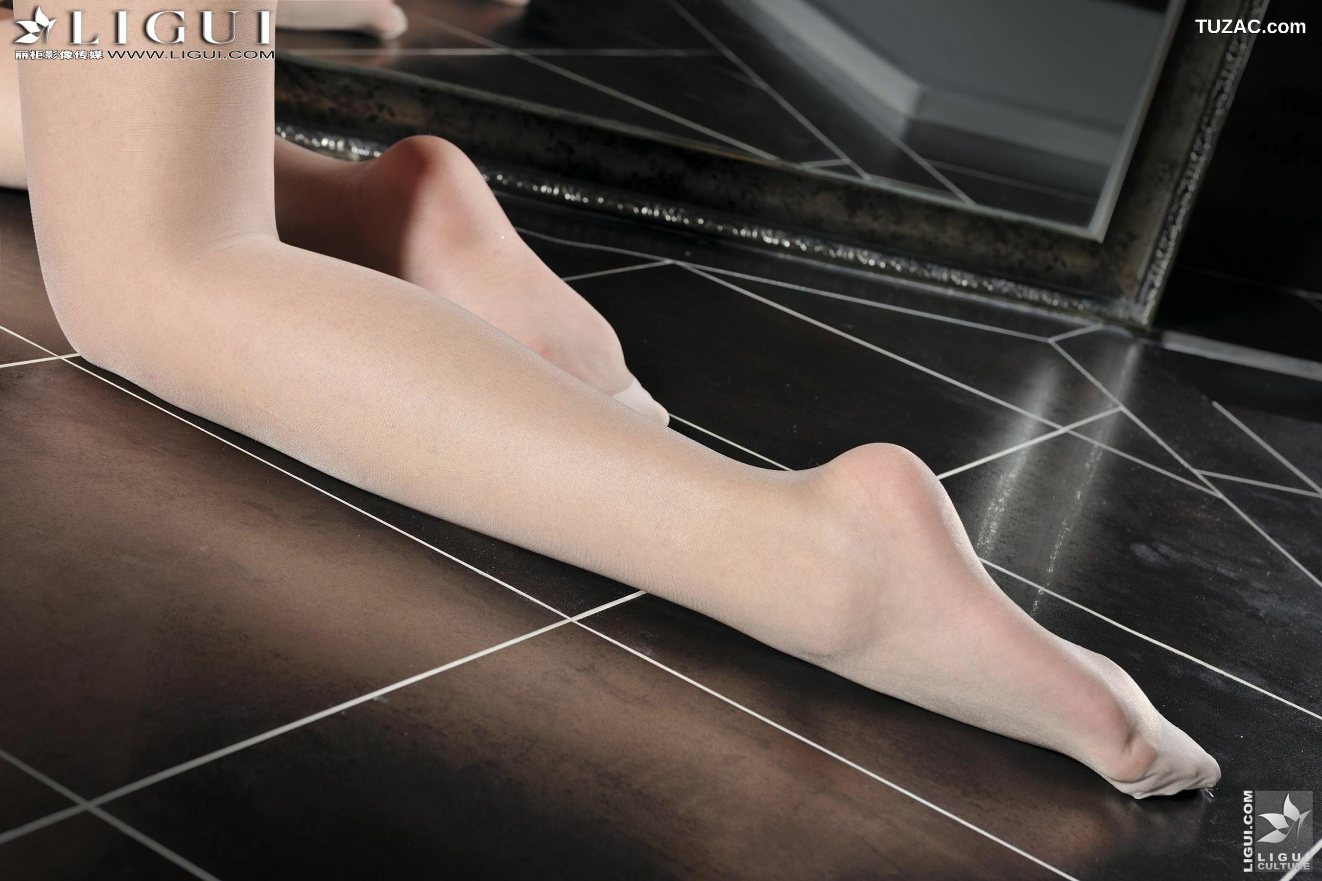 丽柜_Model 小杨幂《OL高跟丝足》上下全集 美腿玉足写真图片[55P]