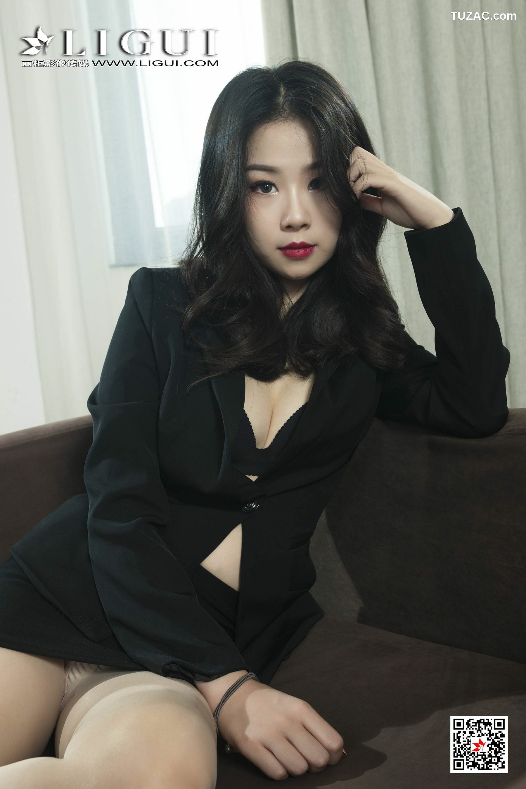 丽柜_Model 小紫《长腿高跟肉丝OL》 写真集[68P]