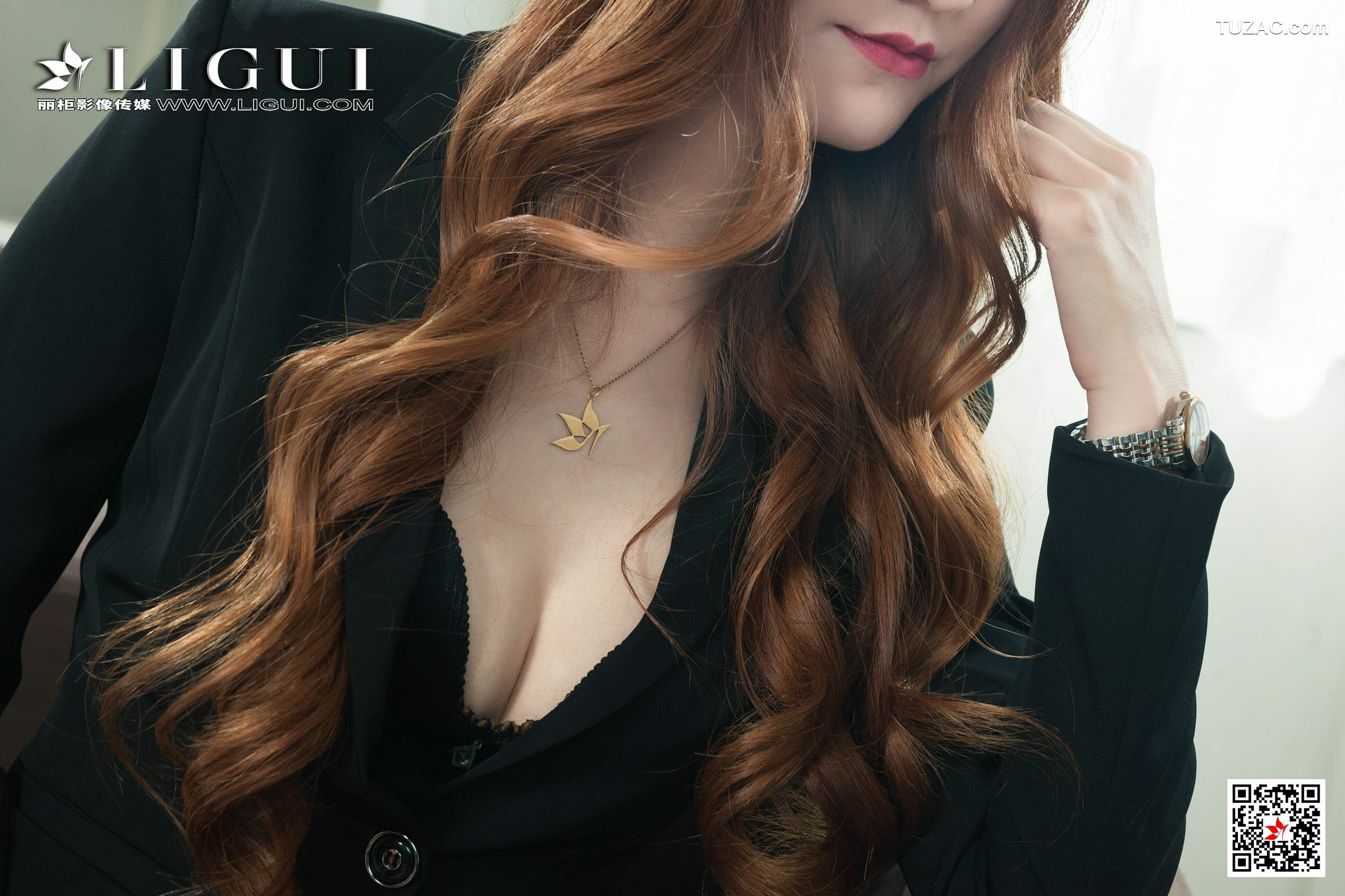 丽柜_Model 小艺《肉丝袜OL》 写真集[42P]