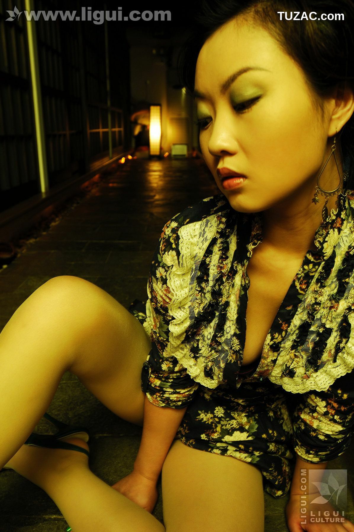 丽柜_Model 小露露《性感小猫咪》 丝足写真图片[35P]