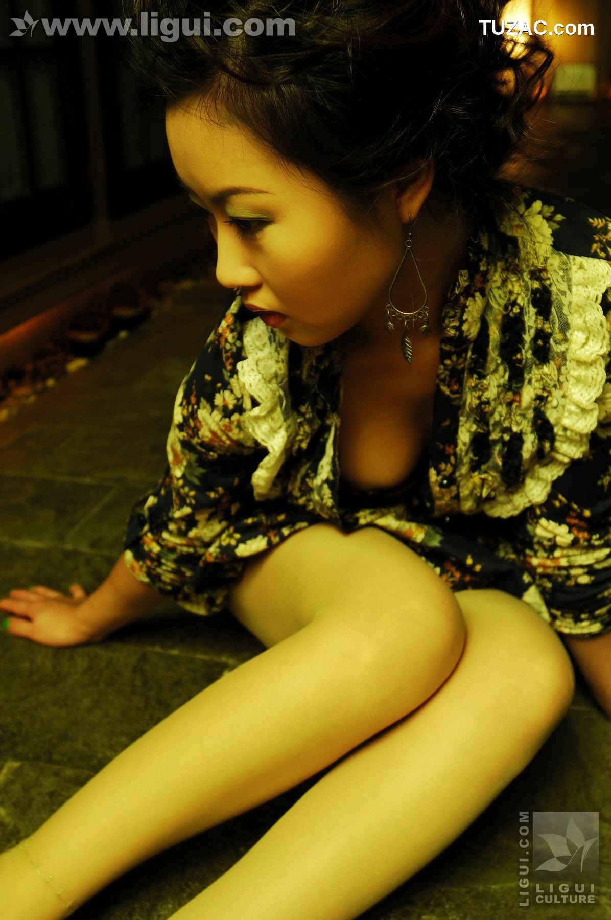 丽柜_Model 小露露《性感小猫咪》 丝足写真图片[35P]