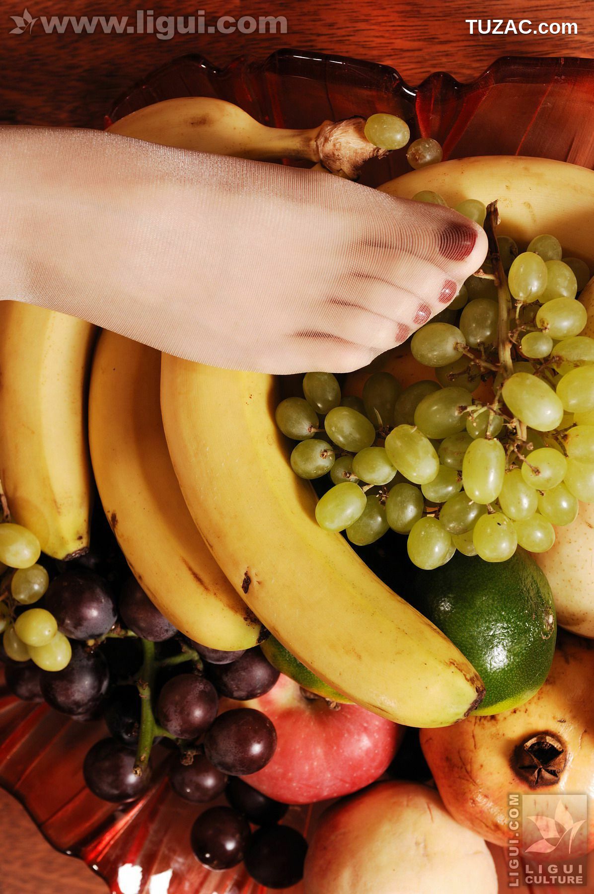 丽柜_Model 左左《中秋节丝足特刊!!!》 美腿玉足写真图片[46P]