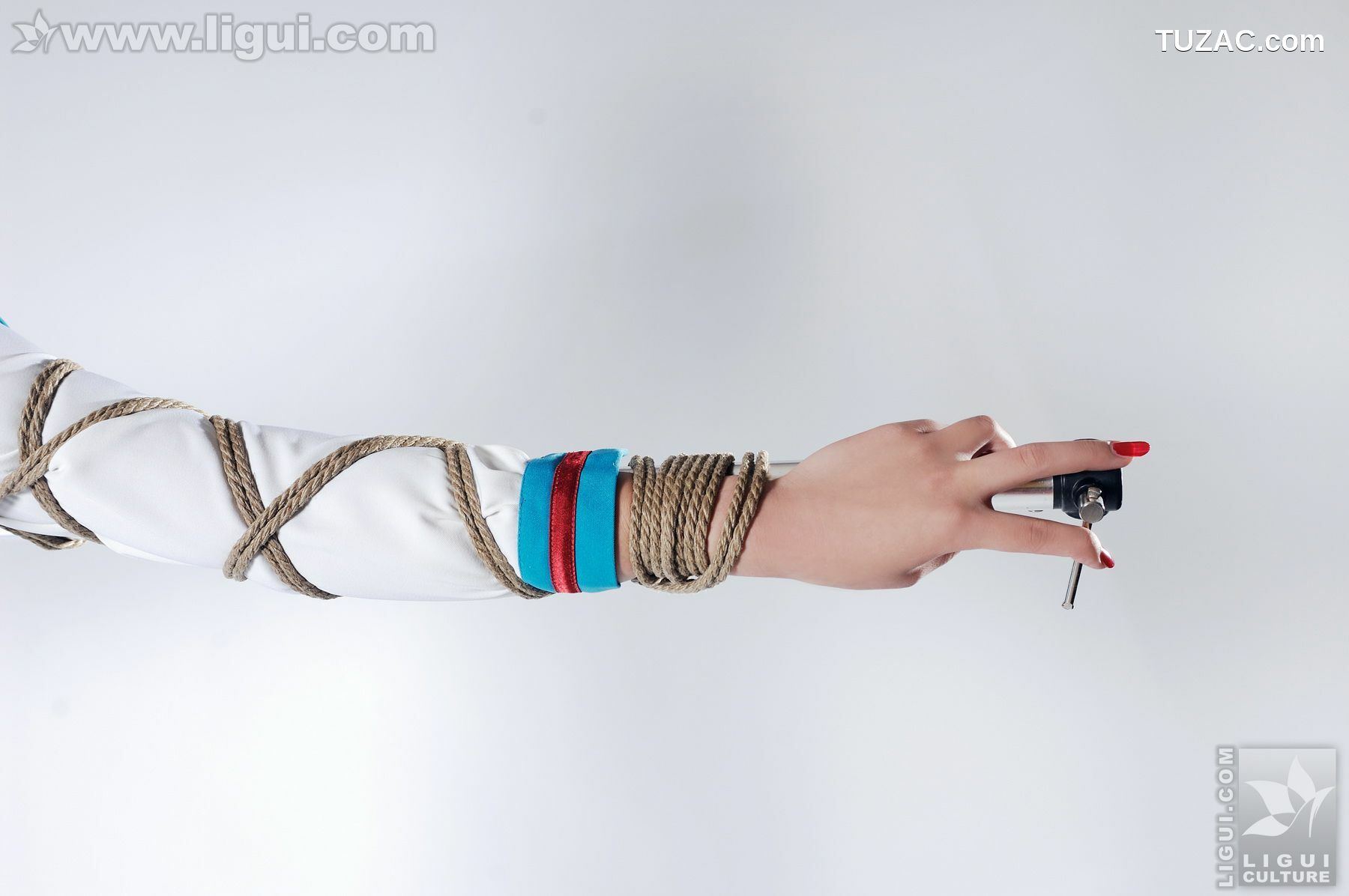 丽柜_Model 幽幽《海军制服黑丝捆绑》 美腿玉足写真图片[44P]