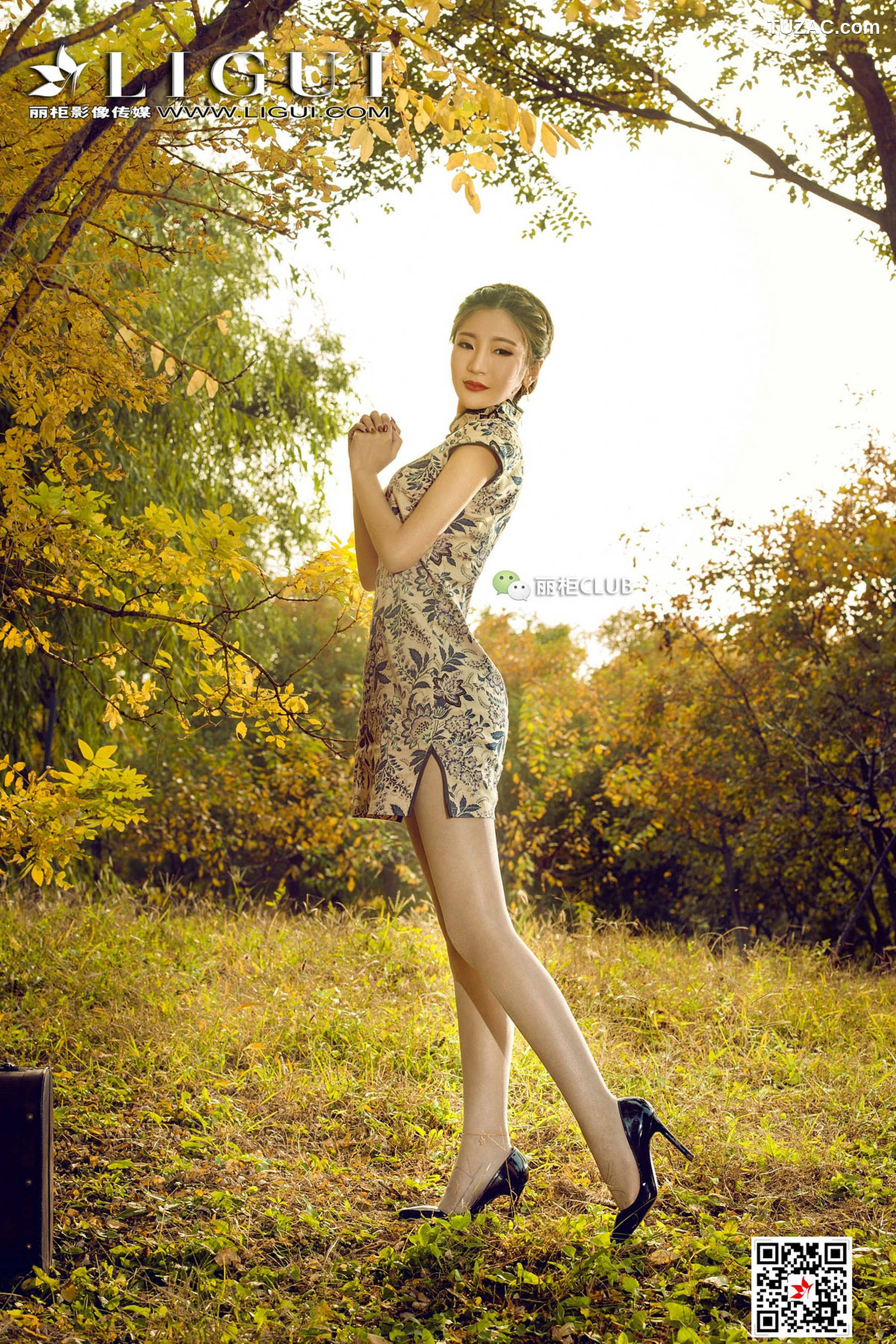 丽柜_Model 悠悠《黄昏优雅旗袍唯美丝足》 写真集[51P]