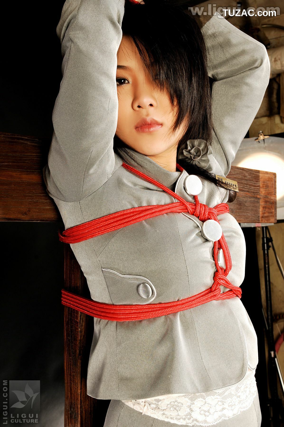 丽柜_Model 文静《被束缚的女秘书》 美腿玉足写真图片[29P]