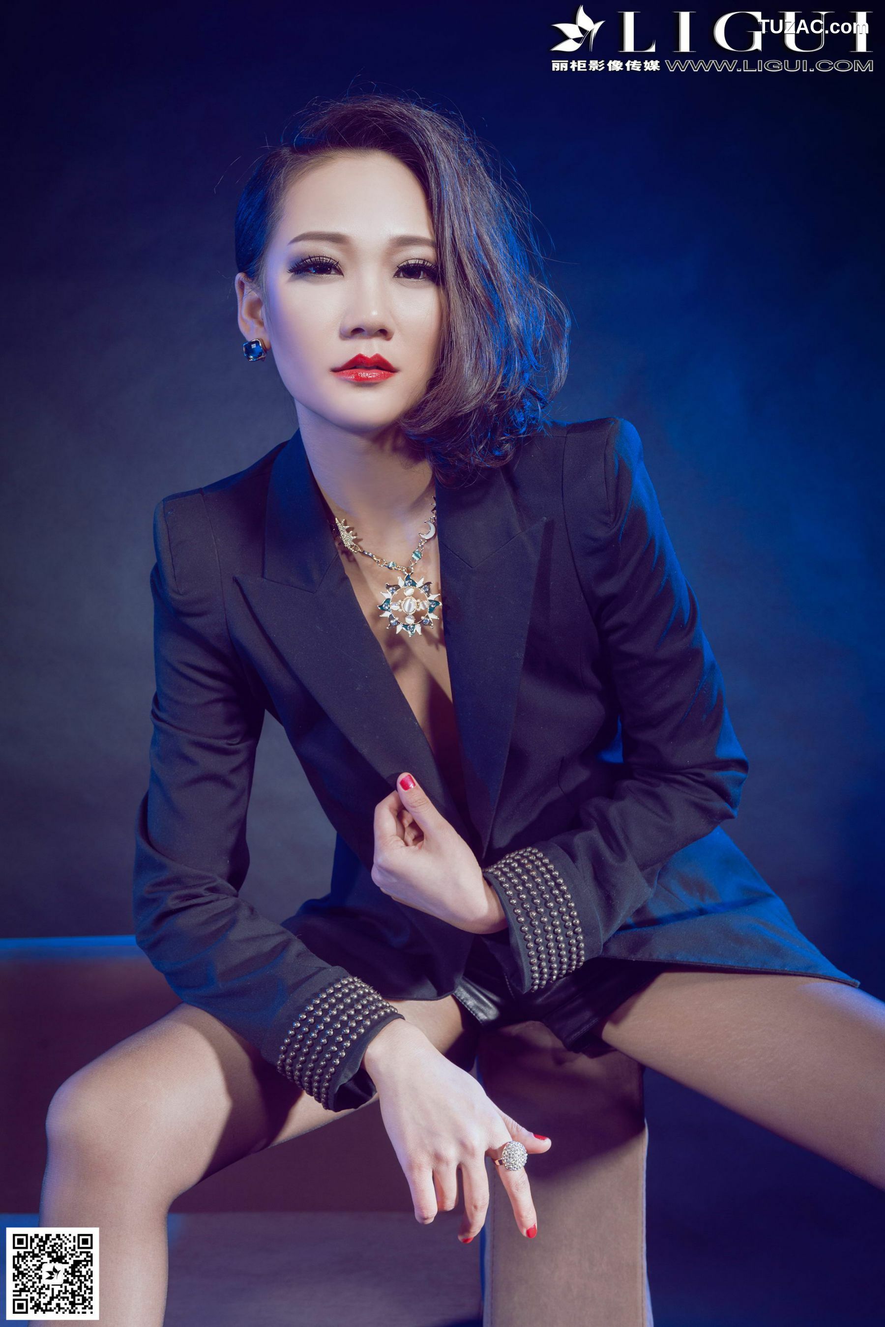 丽柜_Model 曼蒂《灰丝高跟女王》上中下全集 美腿玉足写真图片[93P]