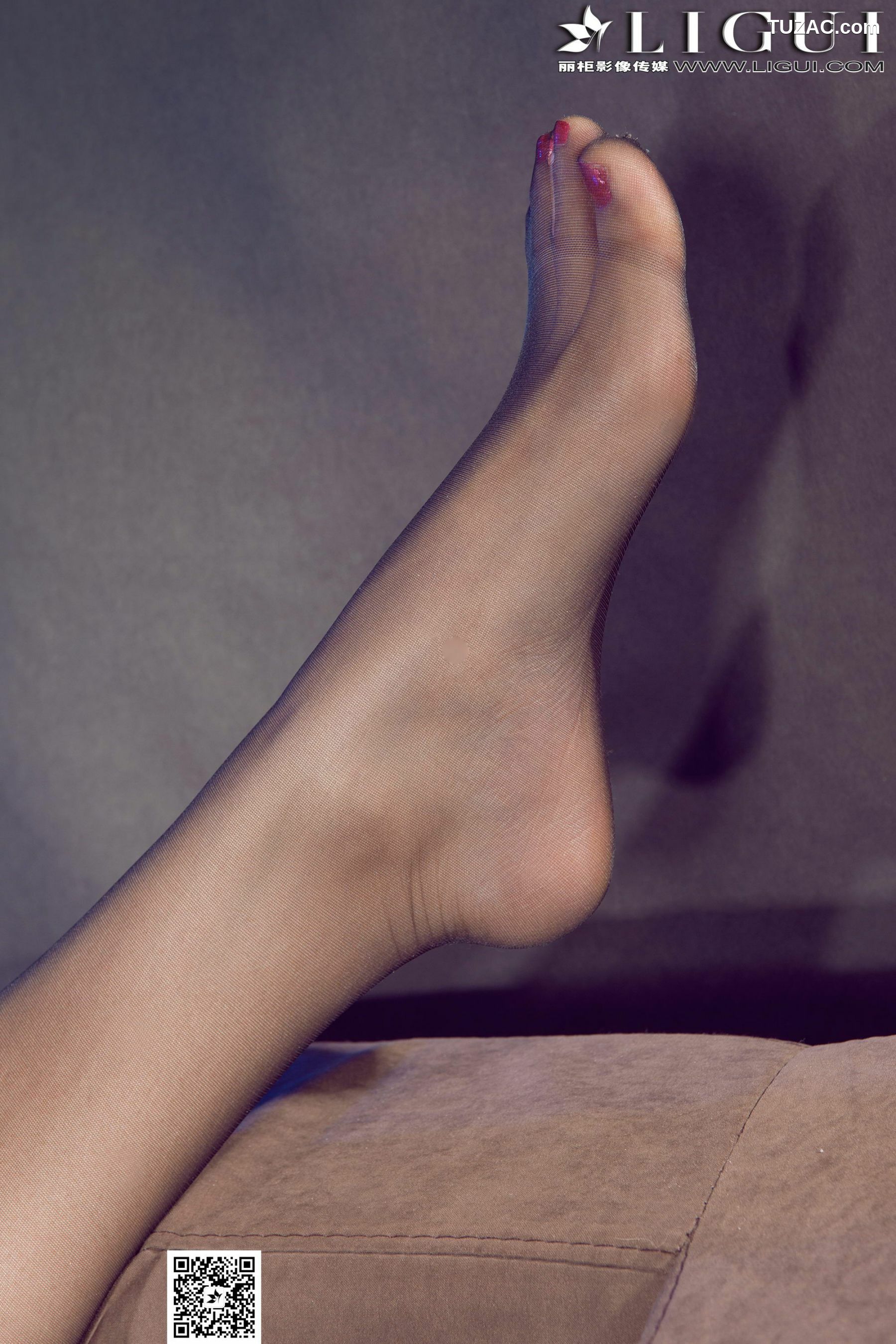 丽柜_Model 曼蒂《灰丝高跟女王》上中下全集 美腿玉足写真图片[93P]