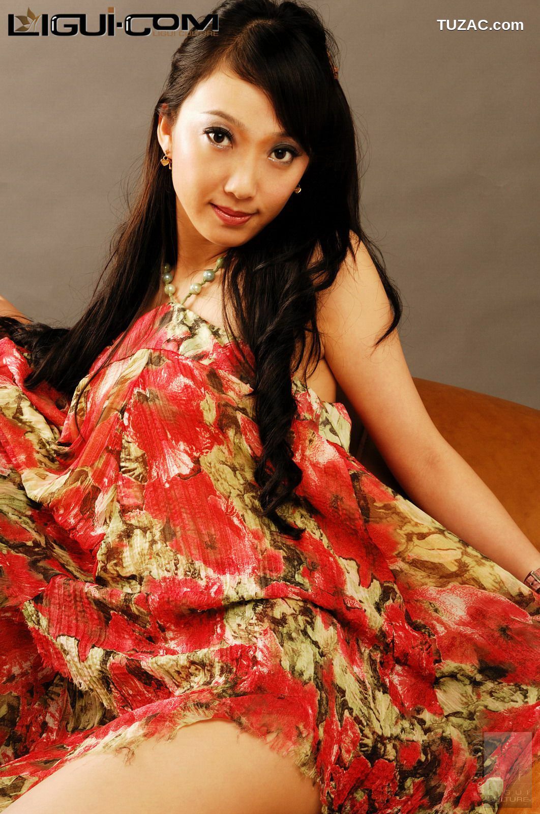 丽柜_Model 梁小丽《修长丝韵》 丝足写真图片[40P]