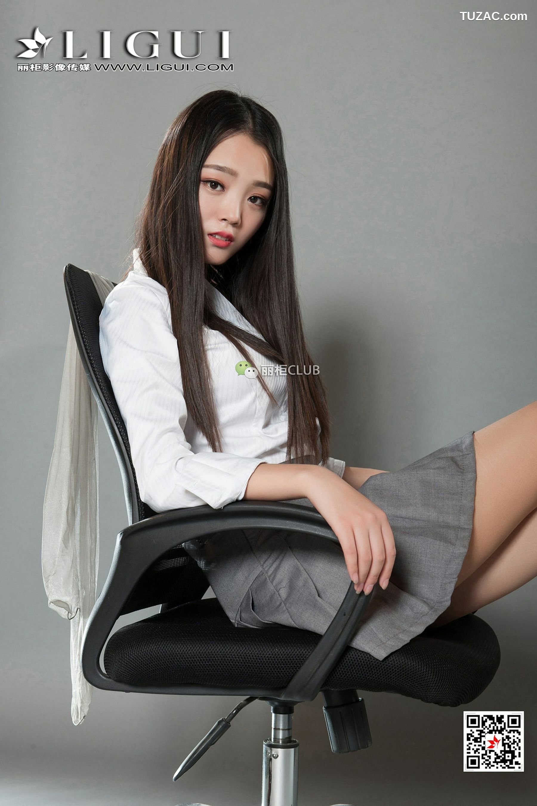 丽柜_Model 楠楠《办公室玉足》 写真集[60P]