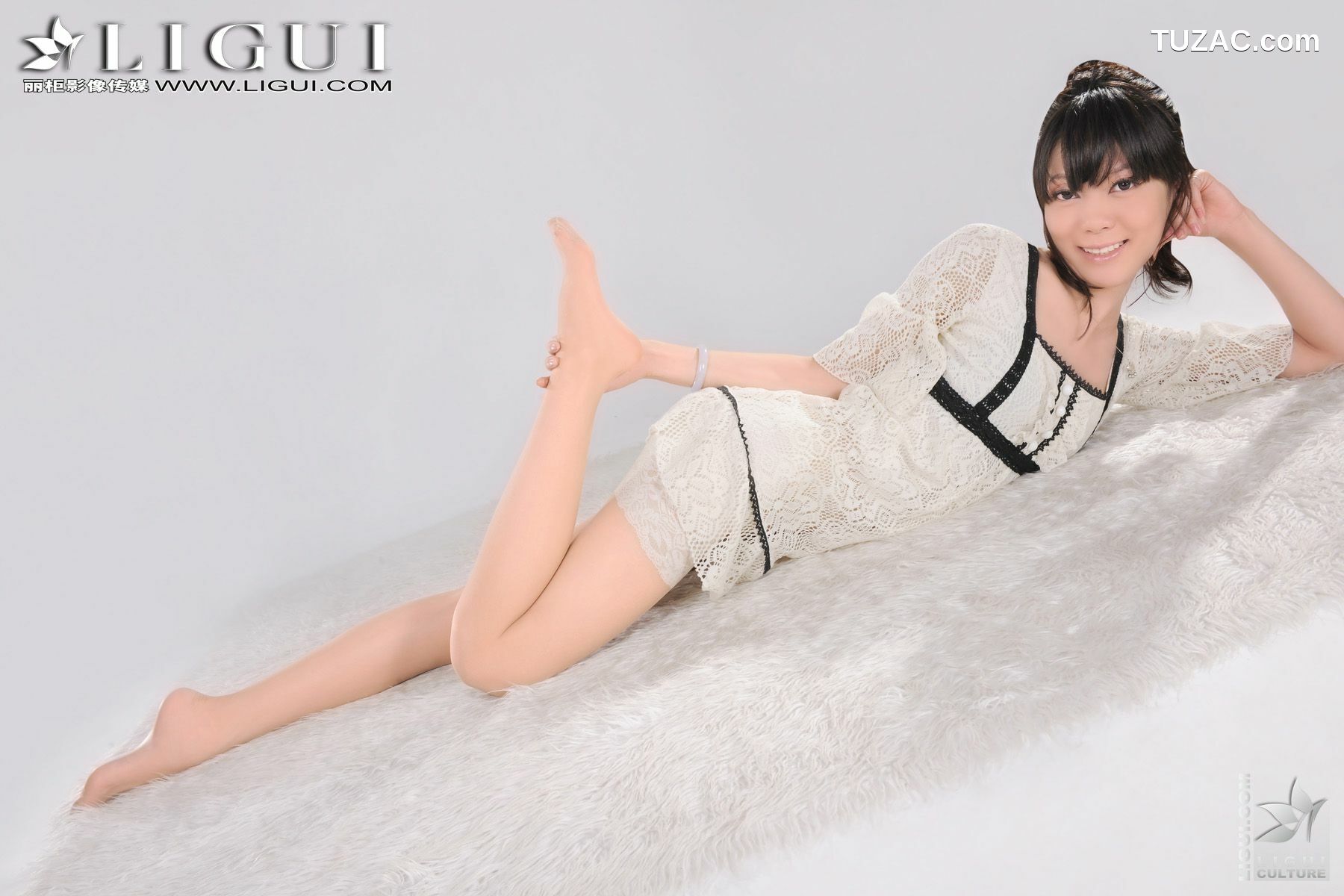 丽柜_Model 樂樂《丝足美腿的诱惑》 上下合集 美腿玉足写真图片[67P]