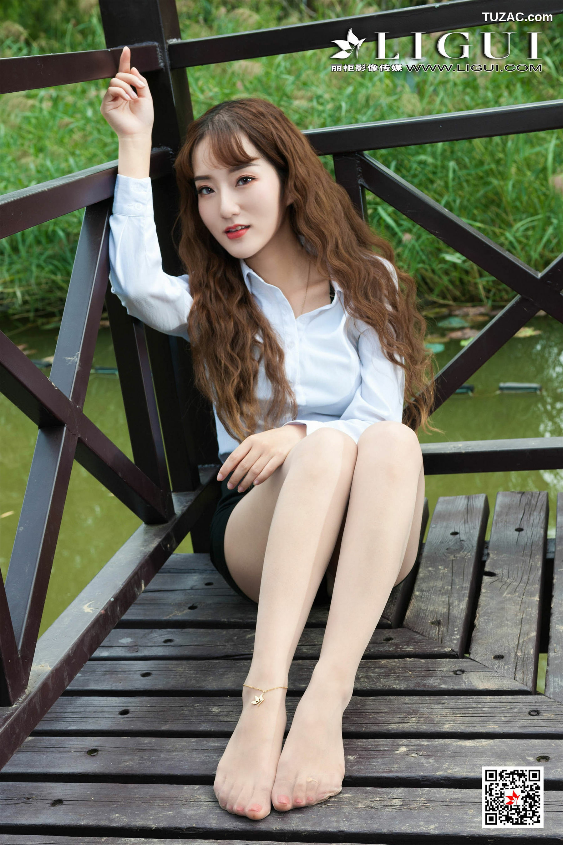 丽柜_Model 汐汐《小清新户外OL美腿丝足》 写真集[58P]