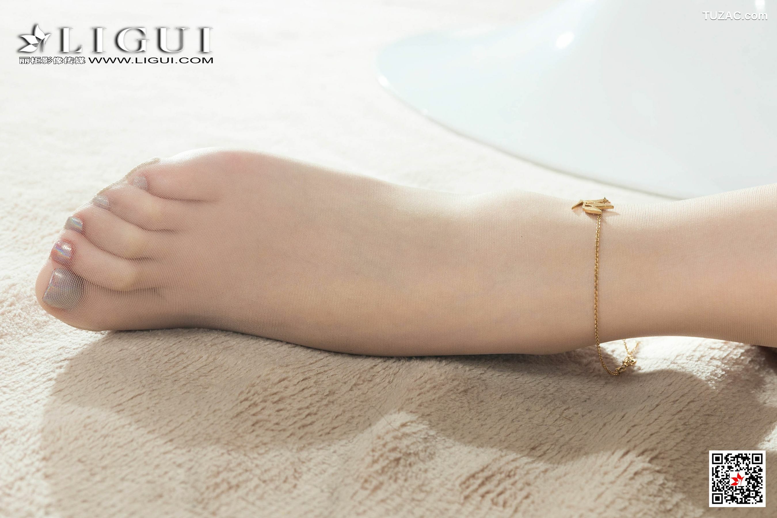 丽柜_Model 洋洋《水手服眼镜妹丝足》 网络丽人 写真集[63P]