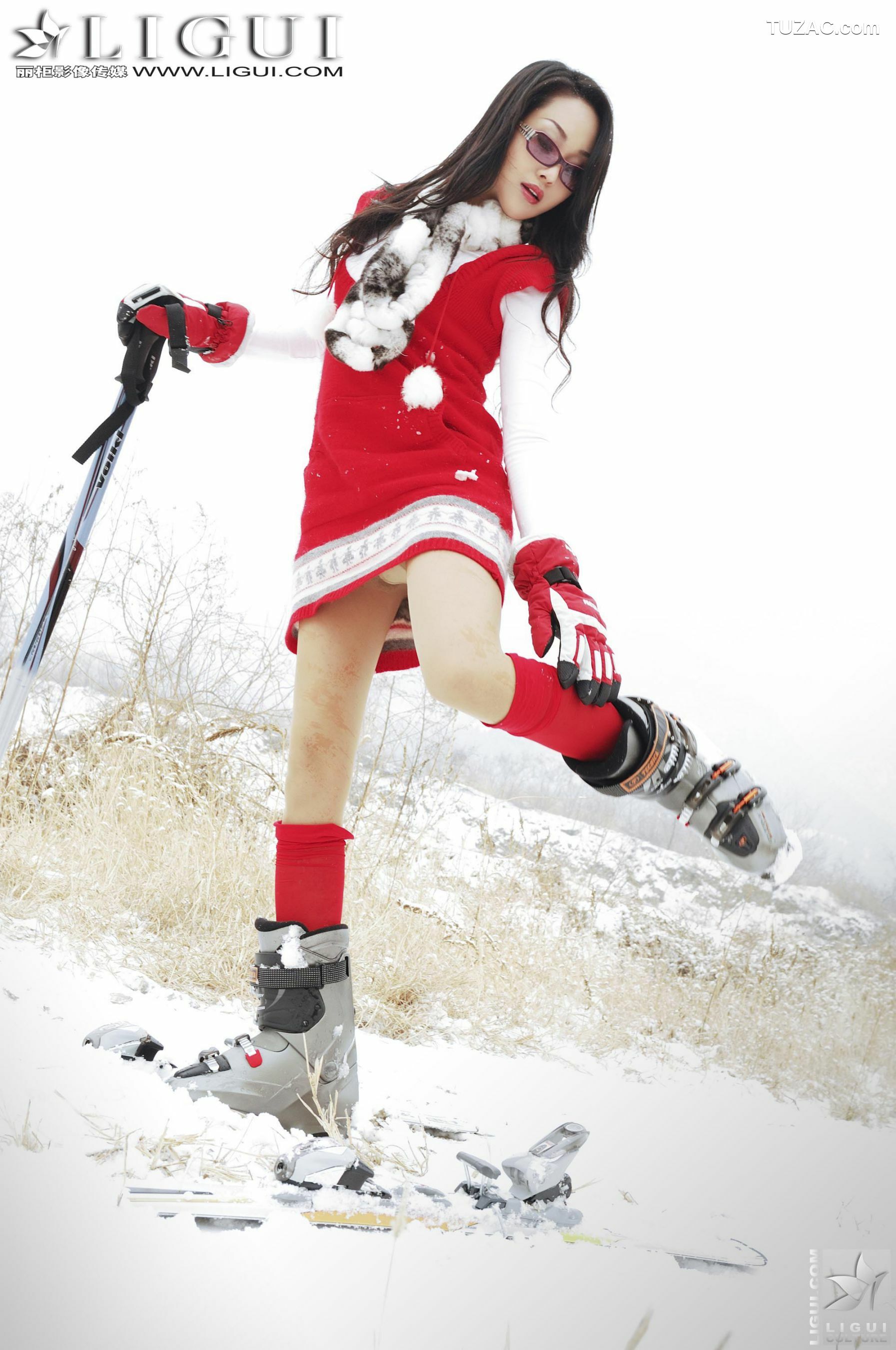 丽柜_Model 琳达《雪地女郎丝足秀》上下合集 美腿玉足写真图片[74P]