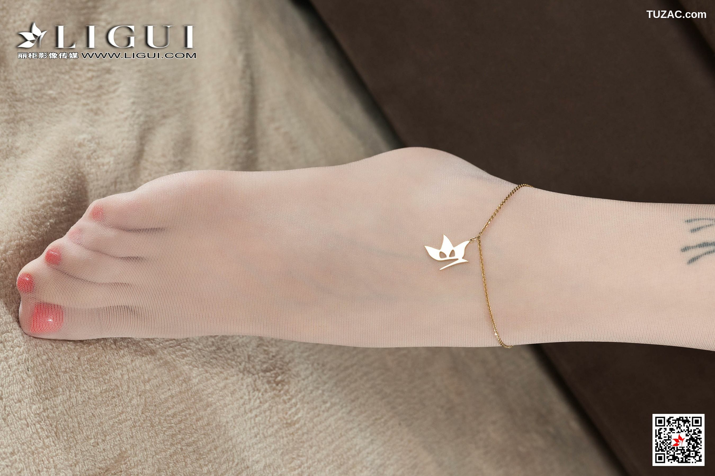 丽柜_Model 甜甜《OL变化兔女郎》 写真集[69P]