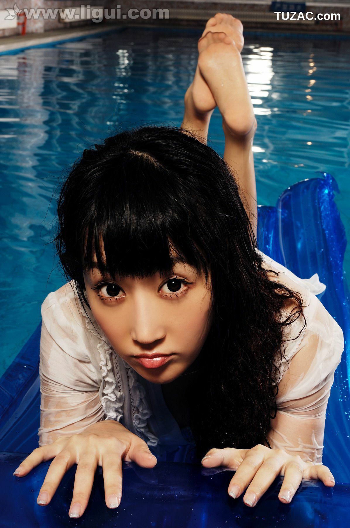 丽柜_Model 程海伦《美轮美奂风姿乍现》 美腿玉足写真图片[133P]