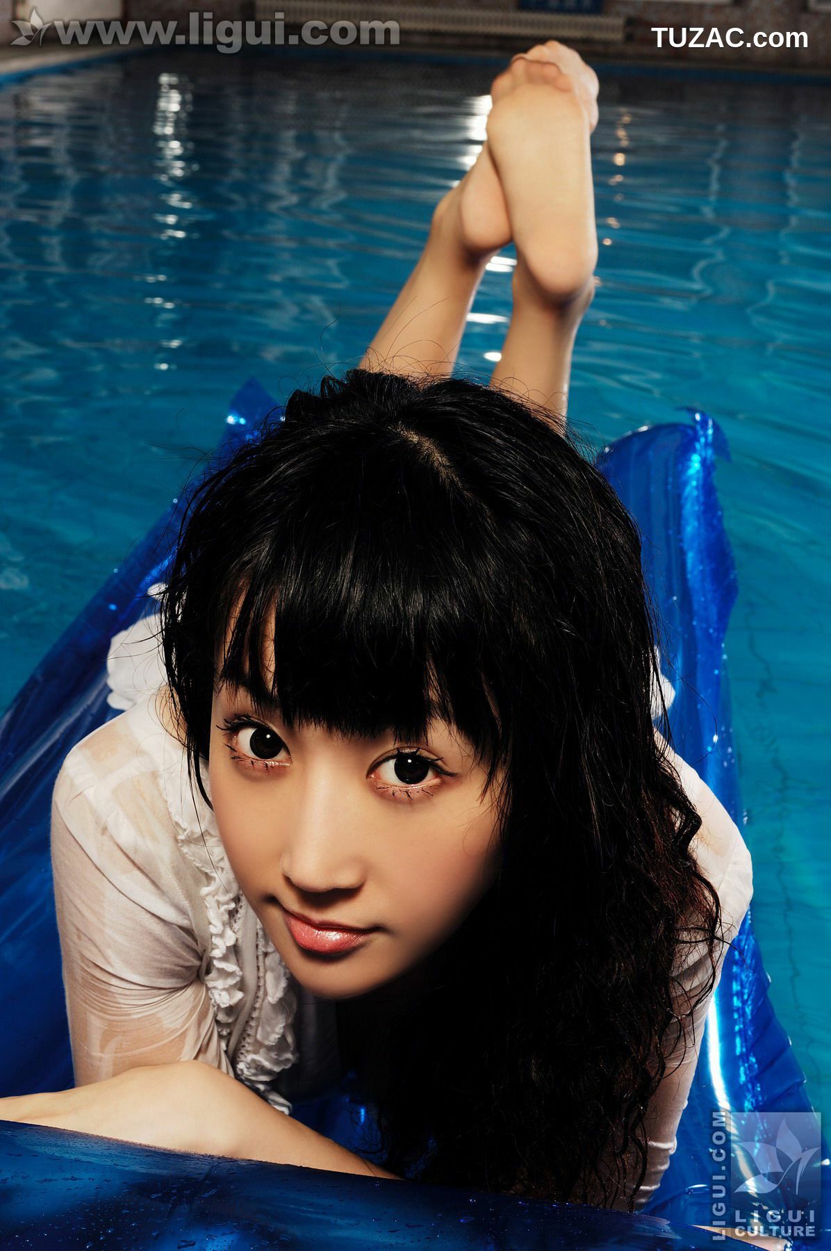 丽柜_Model 程海伦《美轮美奂风姿乍现》 美腿玉足写真图片[133P]