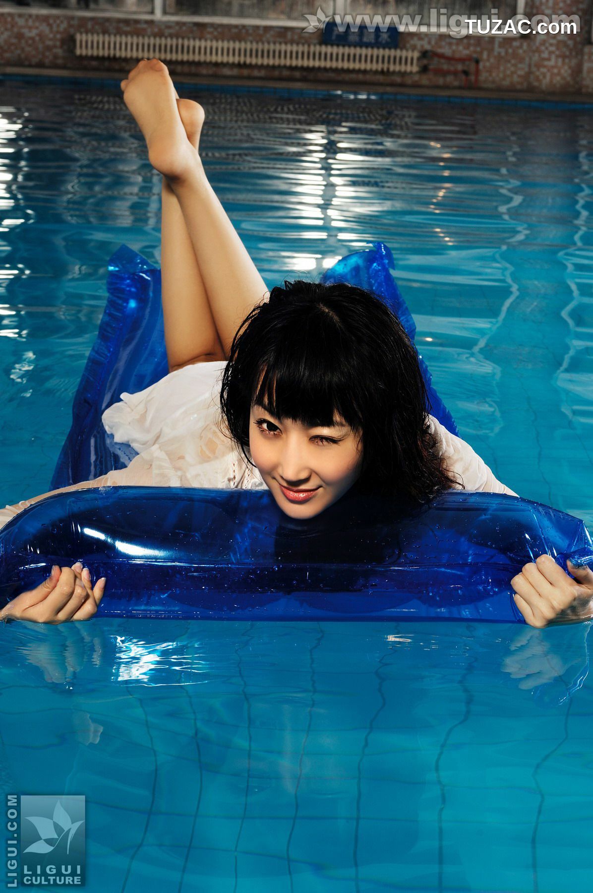 丽柜_Model 程海伦《美轮美奂风姿乍现》 美腿玉足写真图片[133P]