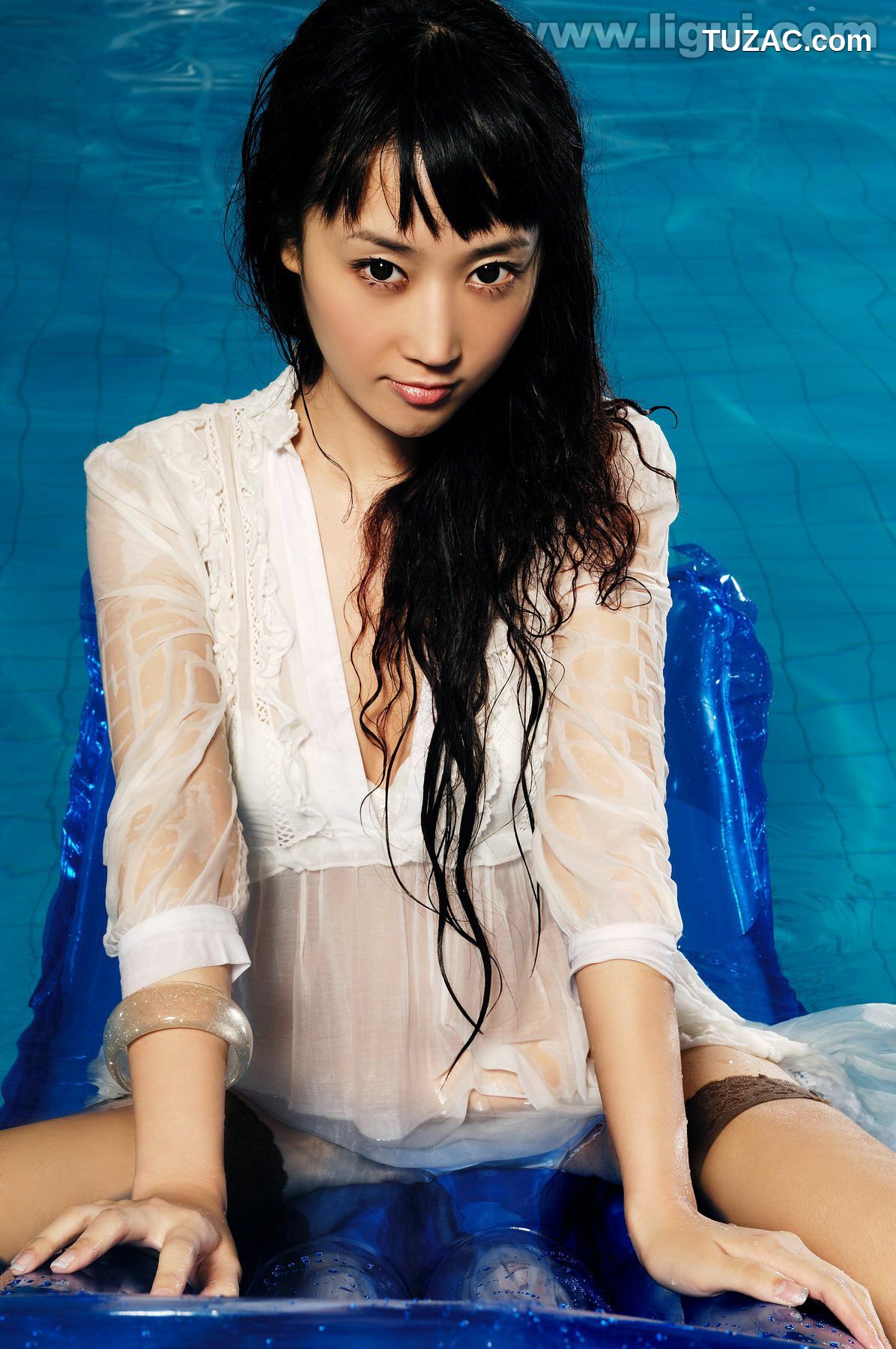 丽柜_Model 程海伦《美轮美奂风姿乍现》 美腿玉足写真图片[133P]