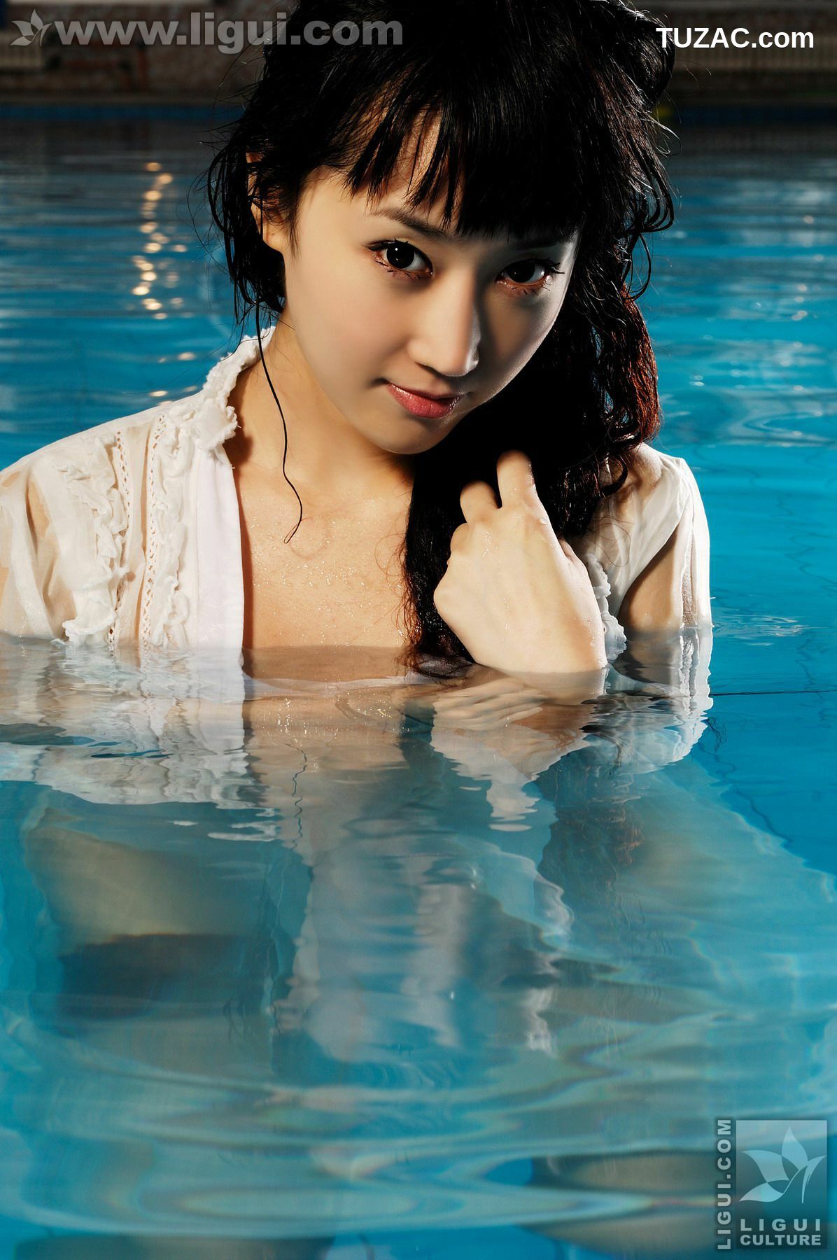 丽柜_Model 程海伦《美轮美奂风姿乍现》 美腿玉足写真图片[133P]