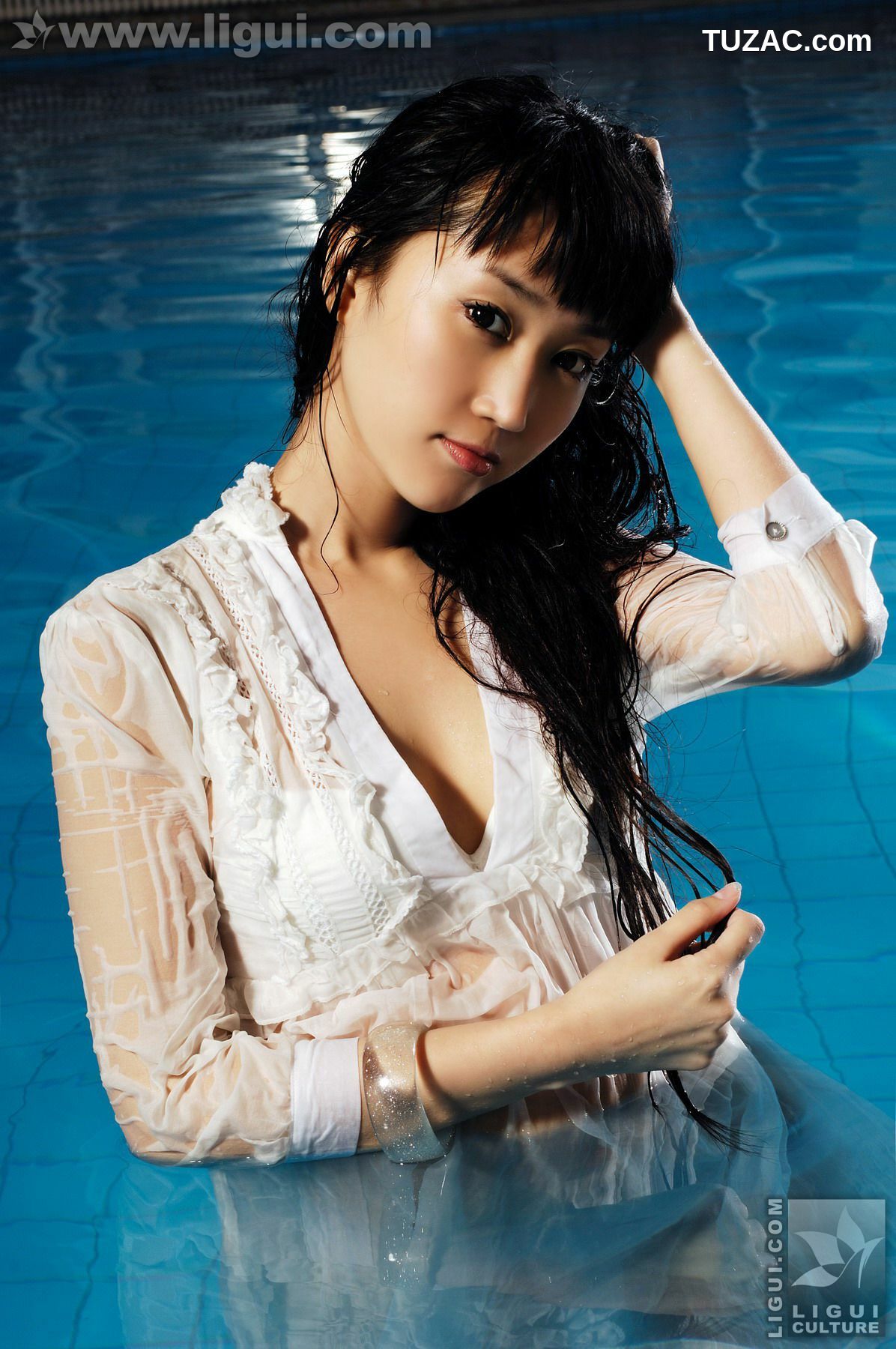 丽柜_Model 程海伦《美轮美奂风姿乍现》 美腿玉足写真图片[133P]