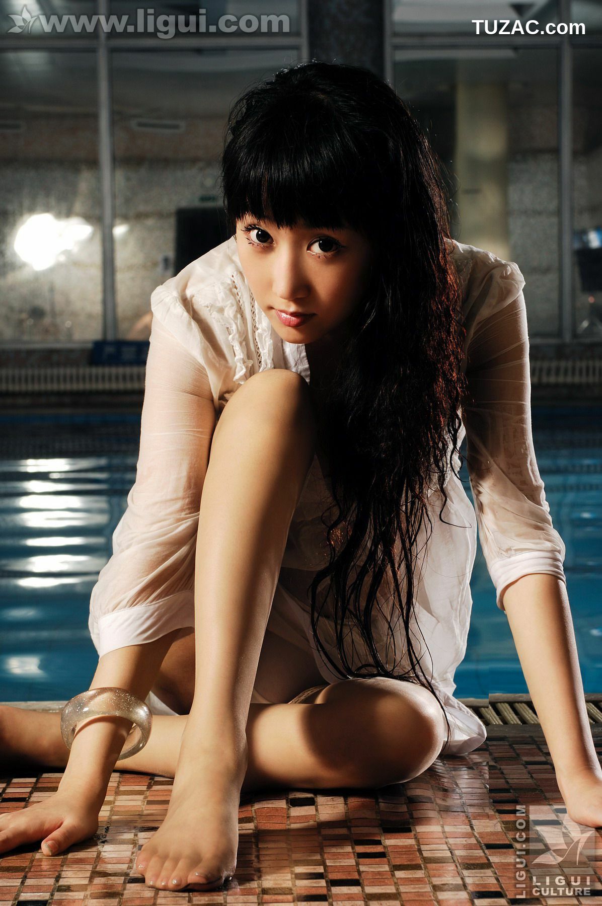 丽柜_Model 程海伦《美轮美奂风姿乍现》 美腿玉足写真图片[133P]