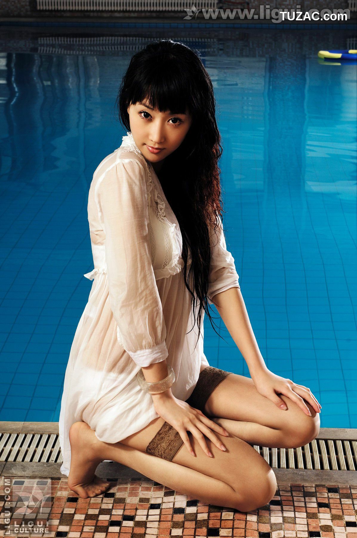 丽柜_Model 程海伦《美轮美奂风姿乍现》 美腿玉足写真图片[133P]