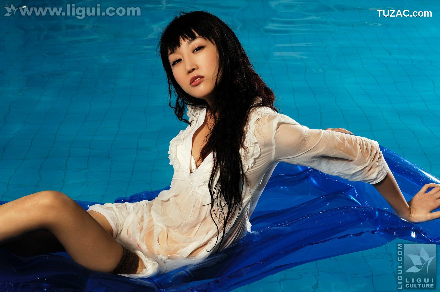 丽柜_Model 程海伦《美轮美奂风姿乍现》 美腿玉足写真图片[133P]